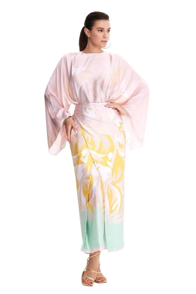 Zarif Desenli Pudra Kimono İpek Elbise