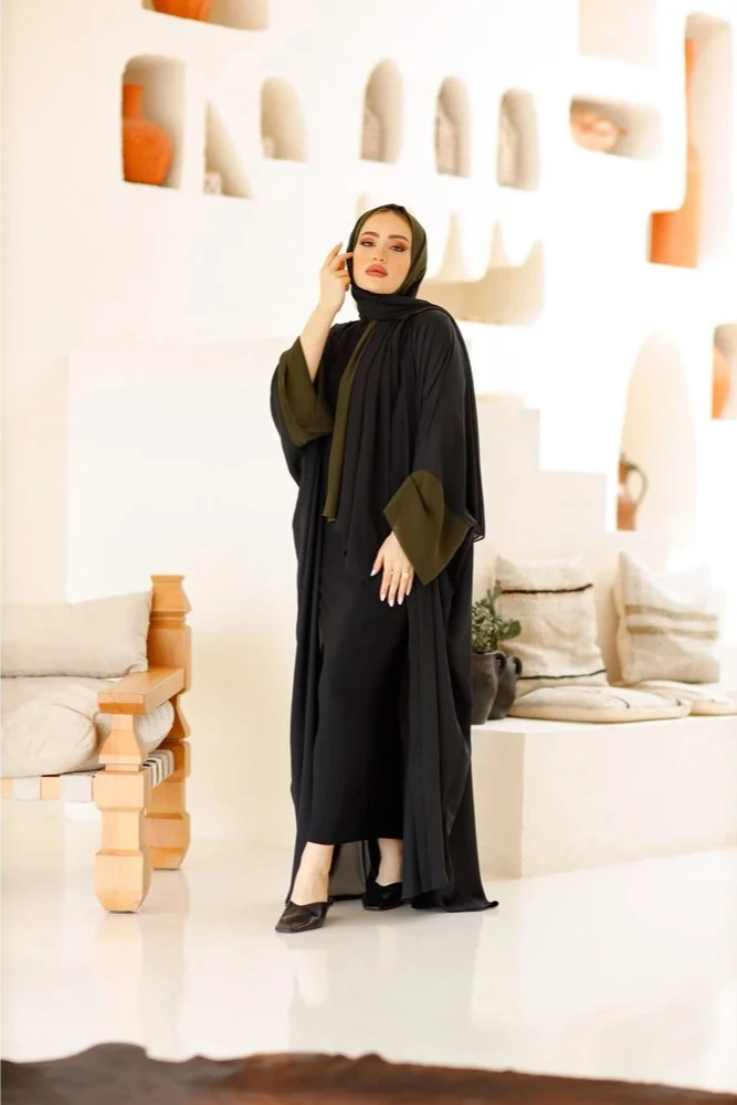 Yeşil Detaylı Yarasa Kollu Abaya