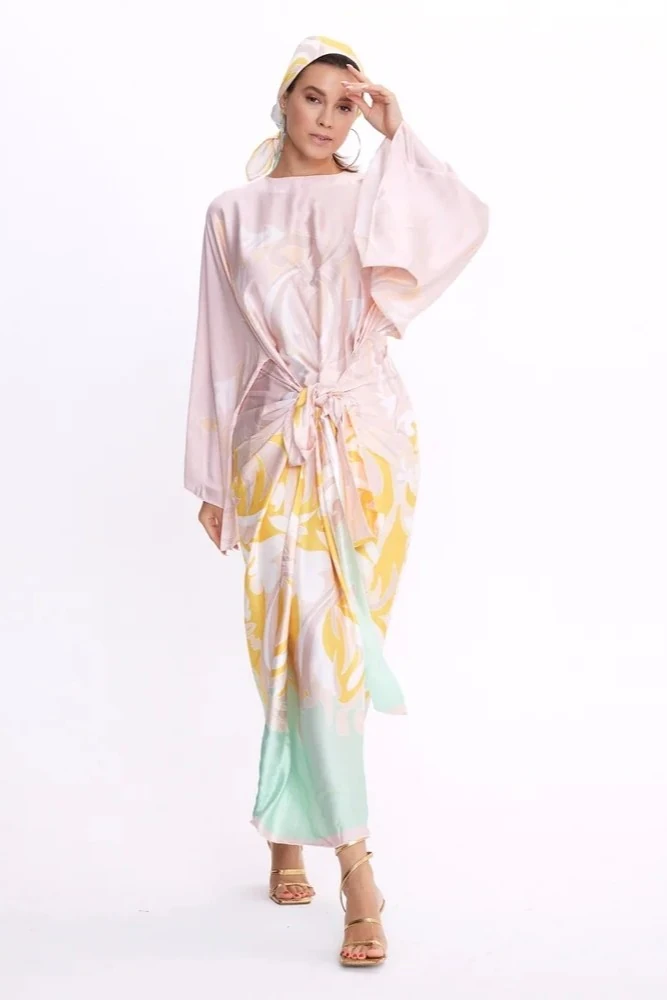 Zarif Desenli Pudra Kimono İpek Elbise