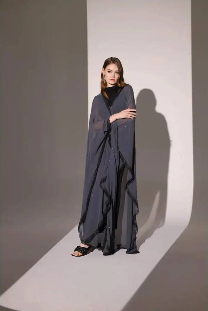 3 Şekilli Pelerinli Abaya