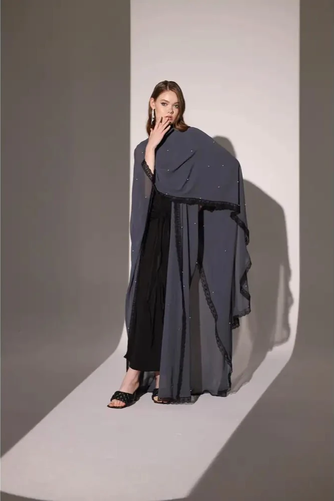 3 Şekilli Pelerinli Abaya