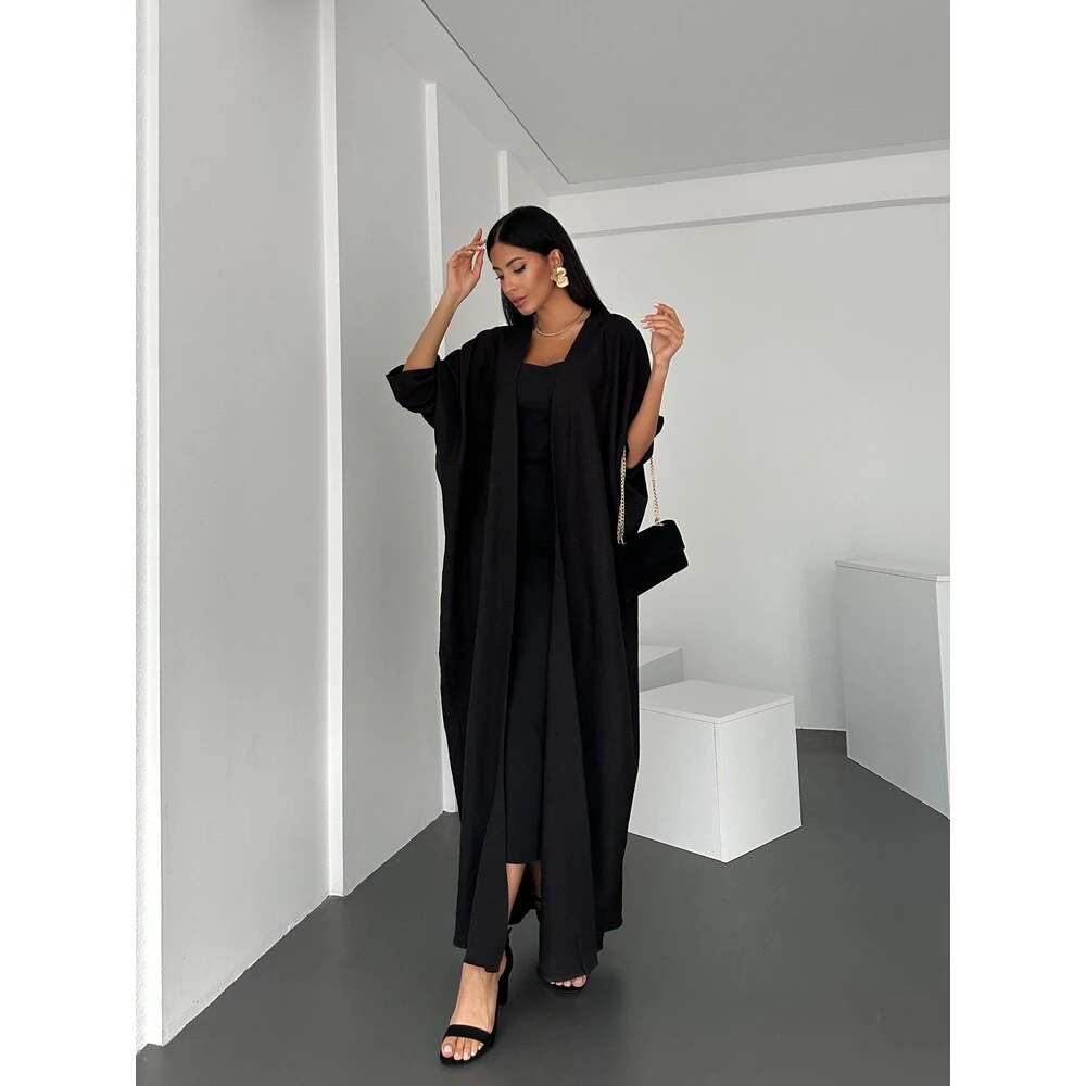 Gül Detaylı Kemerli Mevsimlik Abaya