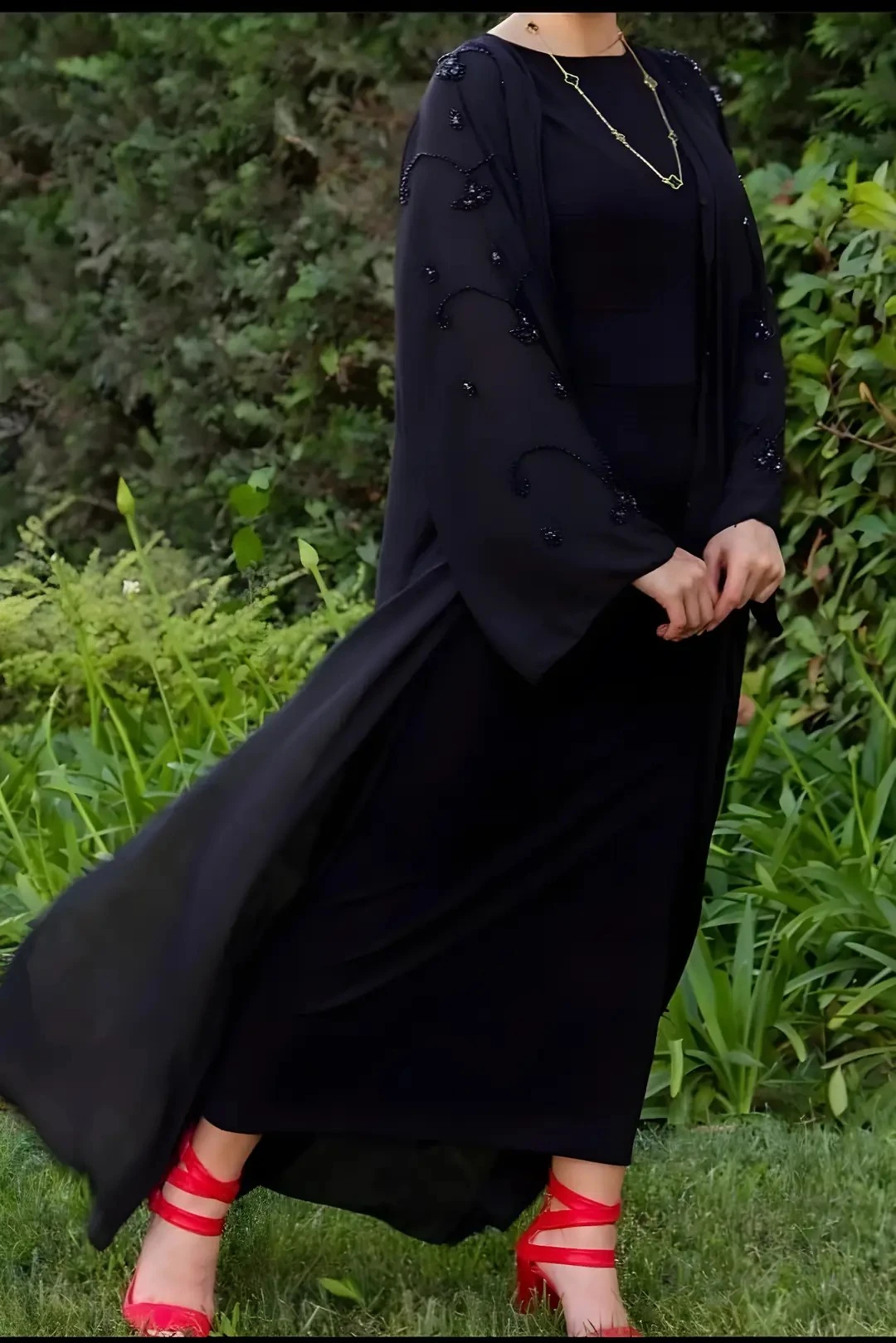 Kolları İşlemeli Siyah Abaya Takımı