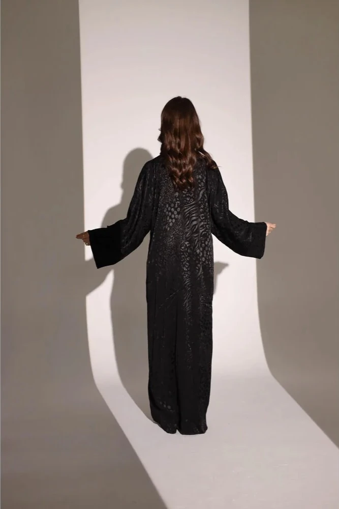 Jessica Krep Dokulu Siyah Abaya