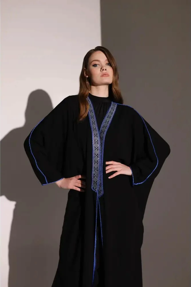 Mavi Etnik Desen İşlemeli Şal ve Yaka Detaylı Abaya