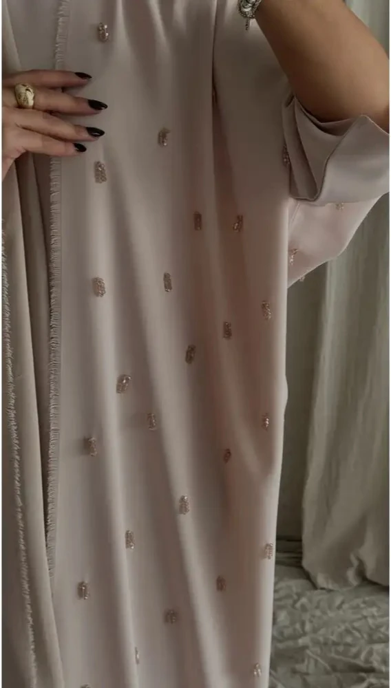 El İşlemeli Dubai İpeği Abaya Takımı