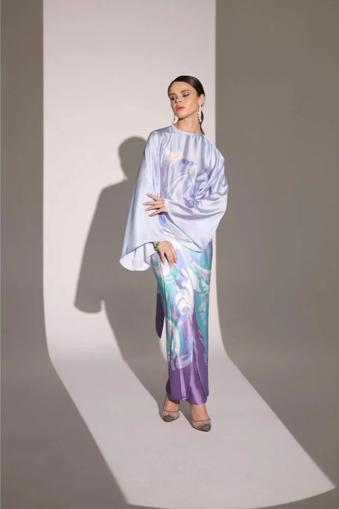 Lila Desenli Eteği 3 Şekilli İpek Elbise