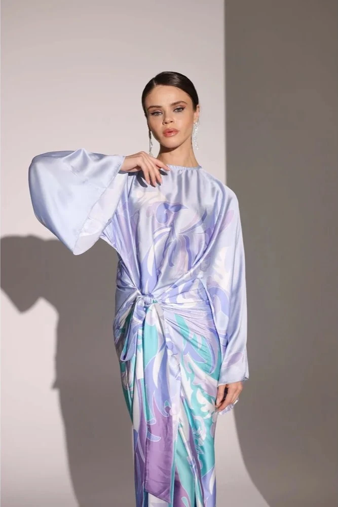 Lila Desenli Eteği 3 Şekilli İpek Elbise