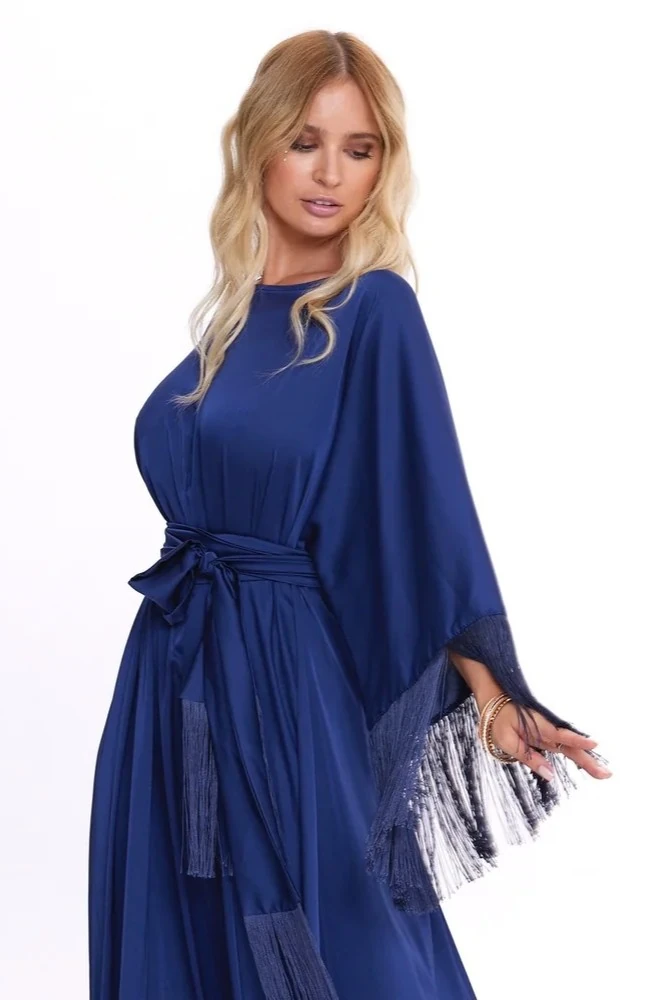 Püskül Detaylı Mavi Kemerli İpek Elbise