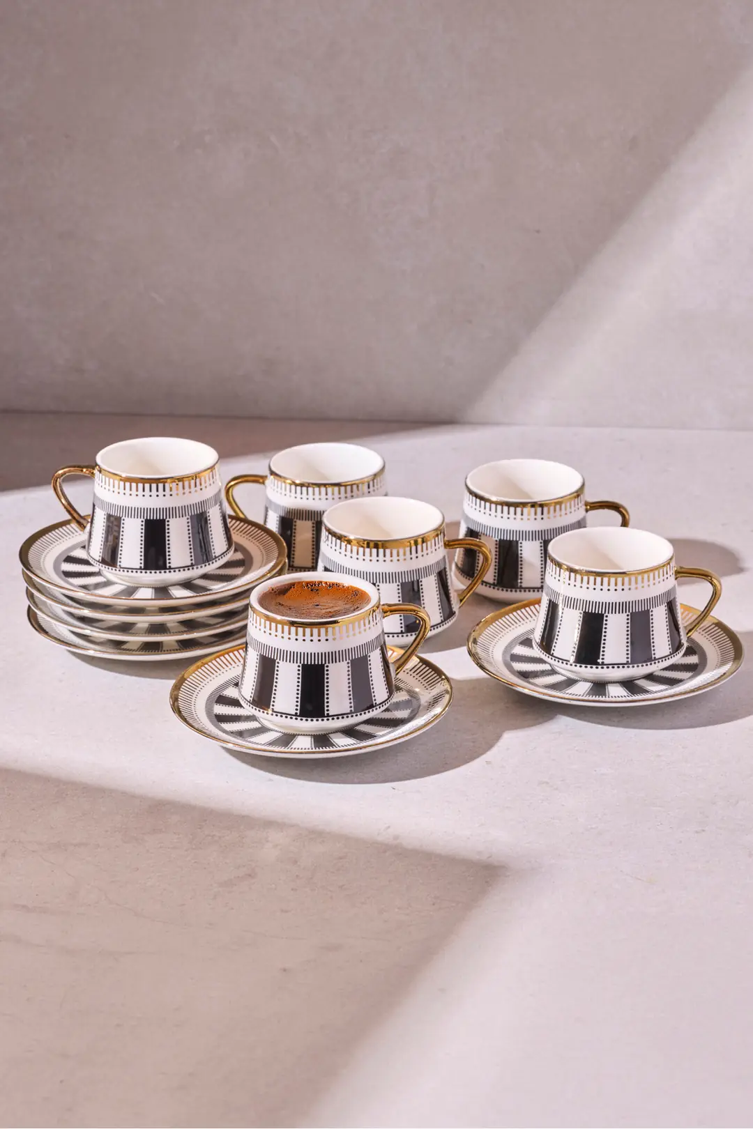Cihangir 6 Kişilik Porselen Elegant Çizgili Gold Kahve Fincanı Takımı