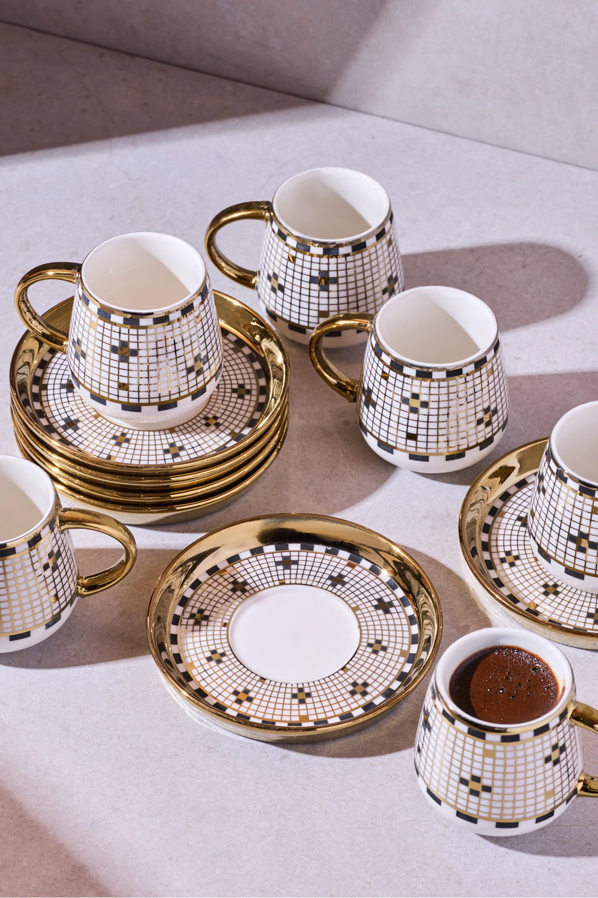 Cihangir 6 Kişilik Porselen Mozaik Desenli Gold Kahve Fincanı Takımı