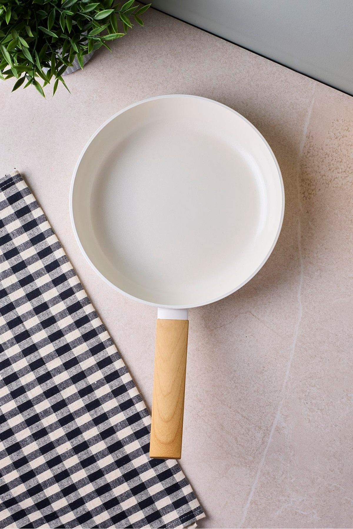 Danish Cook Beige İndüksiyon Tabanlı Tava 24 cm