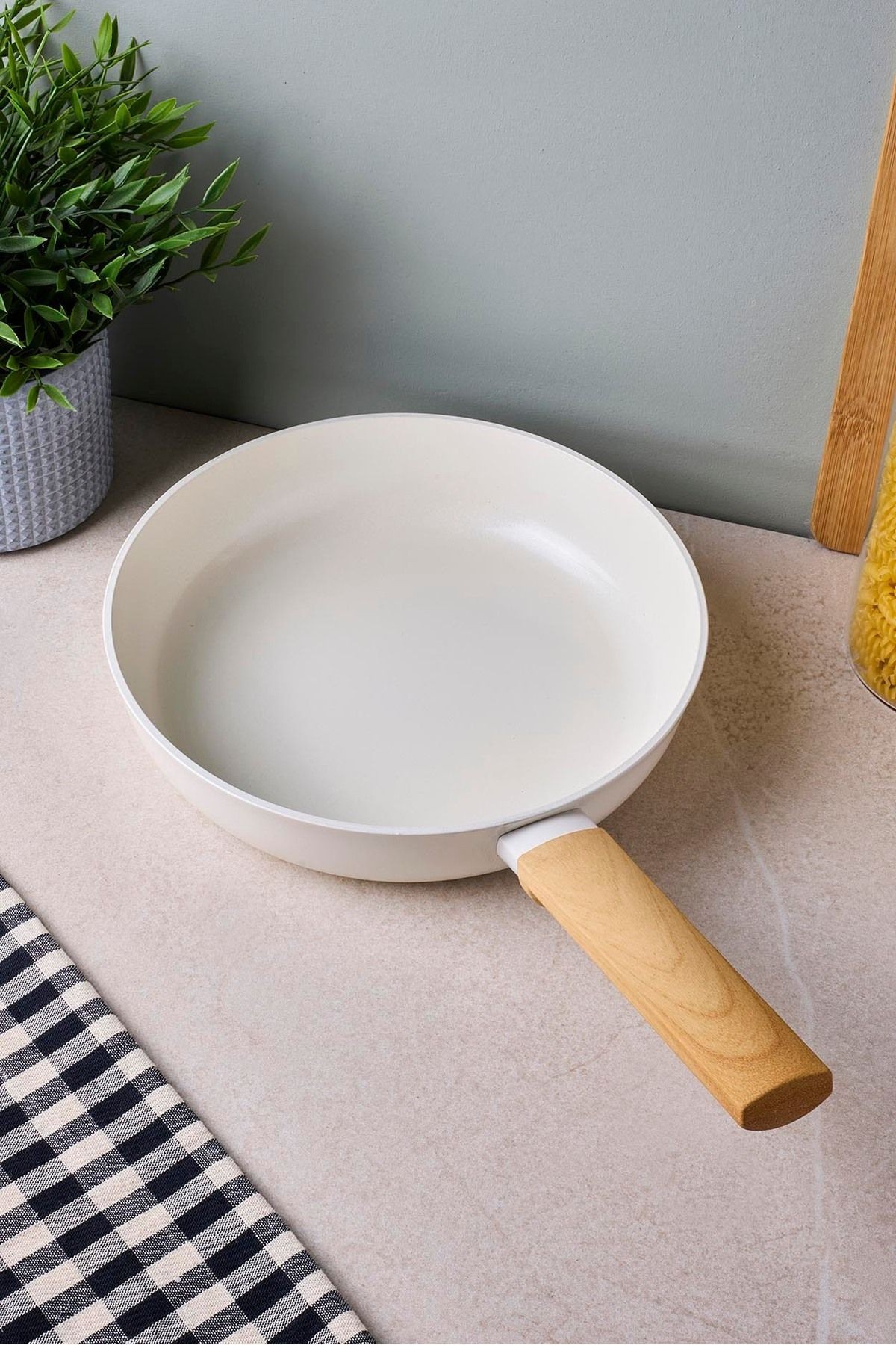 Danish Cook Beige İndüksiyon Tabanlı Tava 24 cm