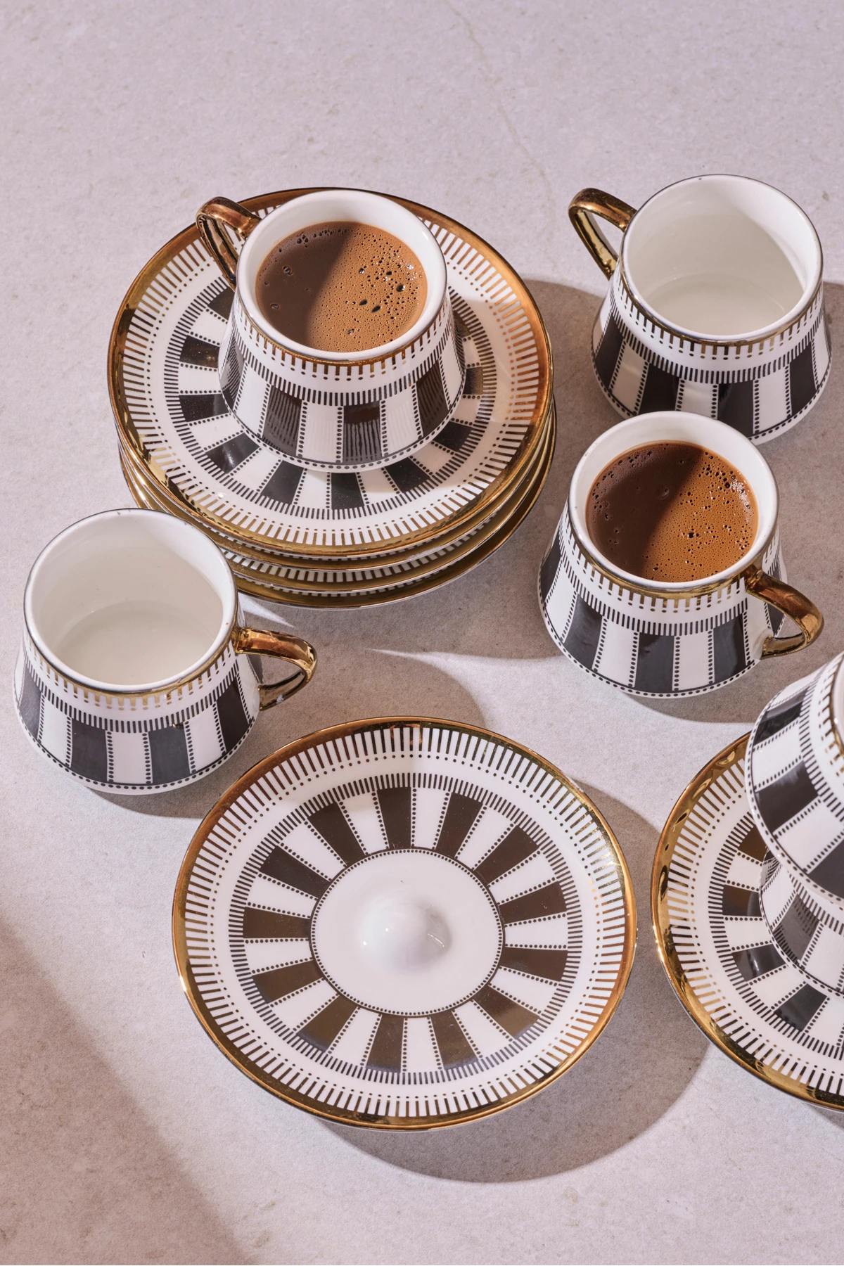 Cihangir 6 Kişilik Porselen Elegant Çizgili Gold Kahve Fincanı Takımı