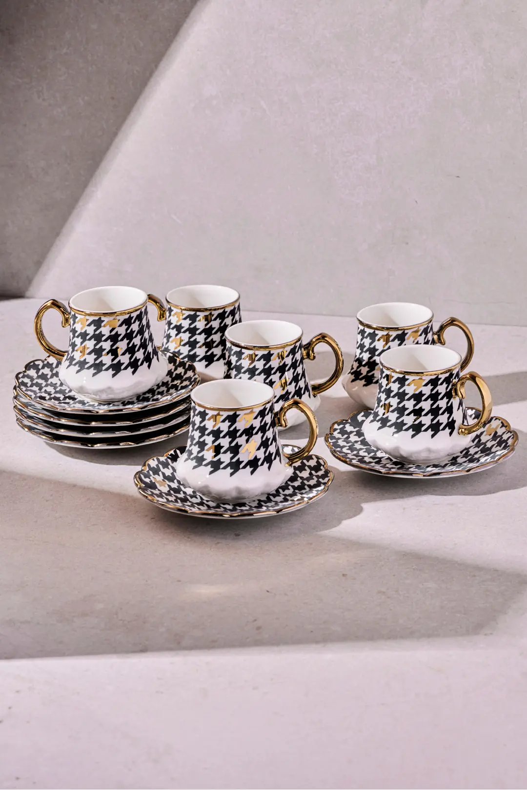 Cihangir 6 Kişilik Porselen Kazayağı Desenli Gold Kahve Fincanı Takımı