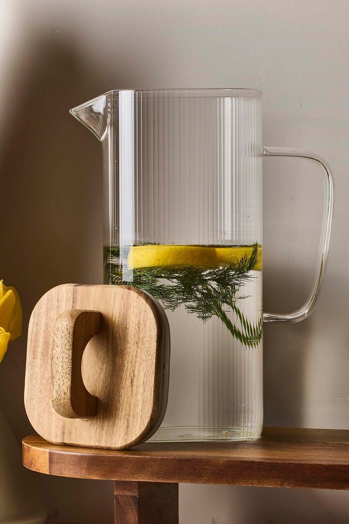 Acacia 1500 ml Akasya Vakum Kapak Borosilikat Kare Cam Sürahi 10x22 Cm