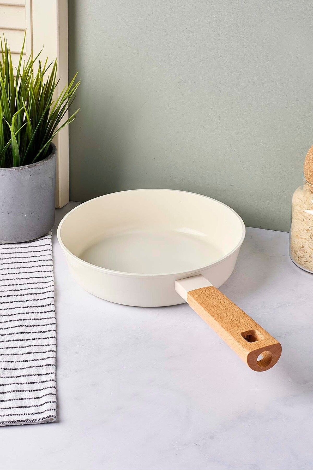 CookWood Beige İndüksiyon Tabanlı Ahşap Saplı Seramik Tava 20 cm