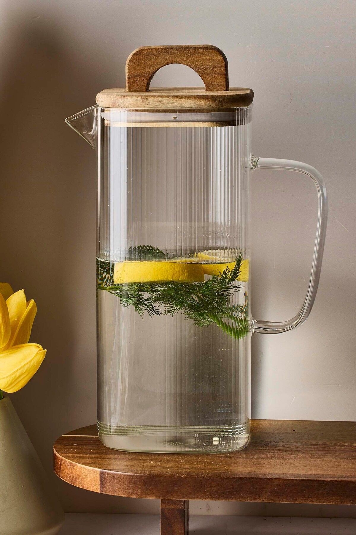 Acacia 1500 ml Akasya Vakum Kapak Borosilikat Kare Cam Sürahi 10x22 Cm