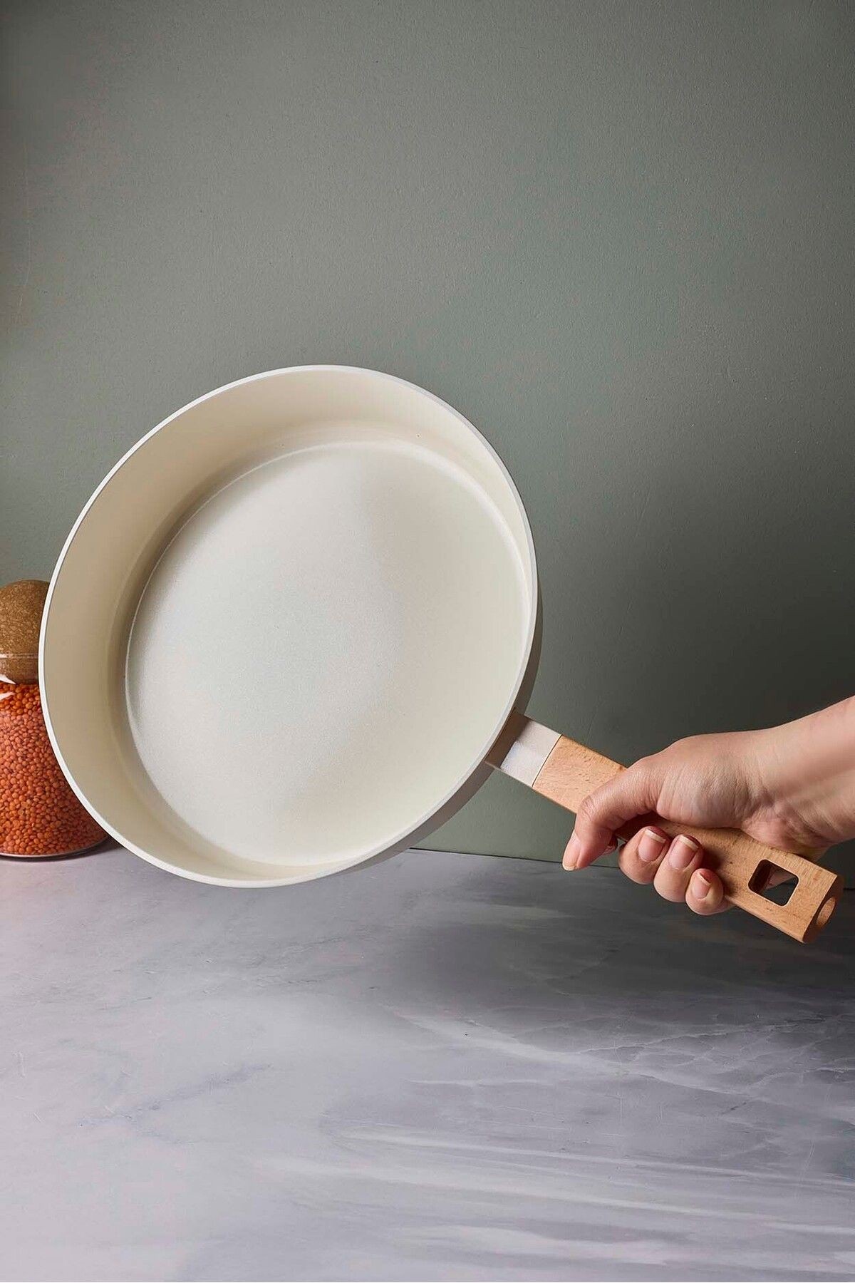 CookWood Beige İndüksiyon Tabanlı Ahşap Saplı Seramik Tava 28 cm