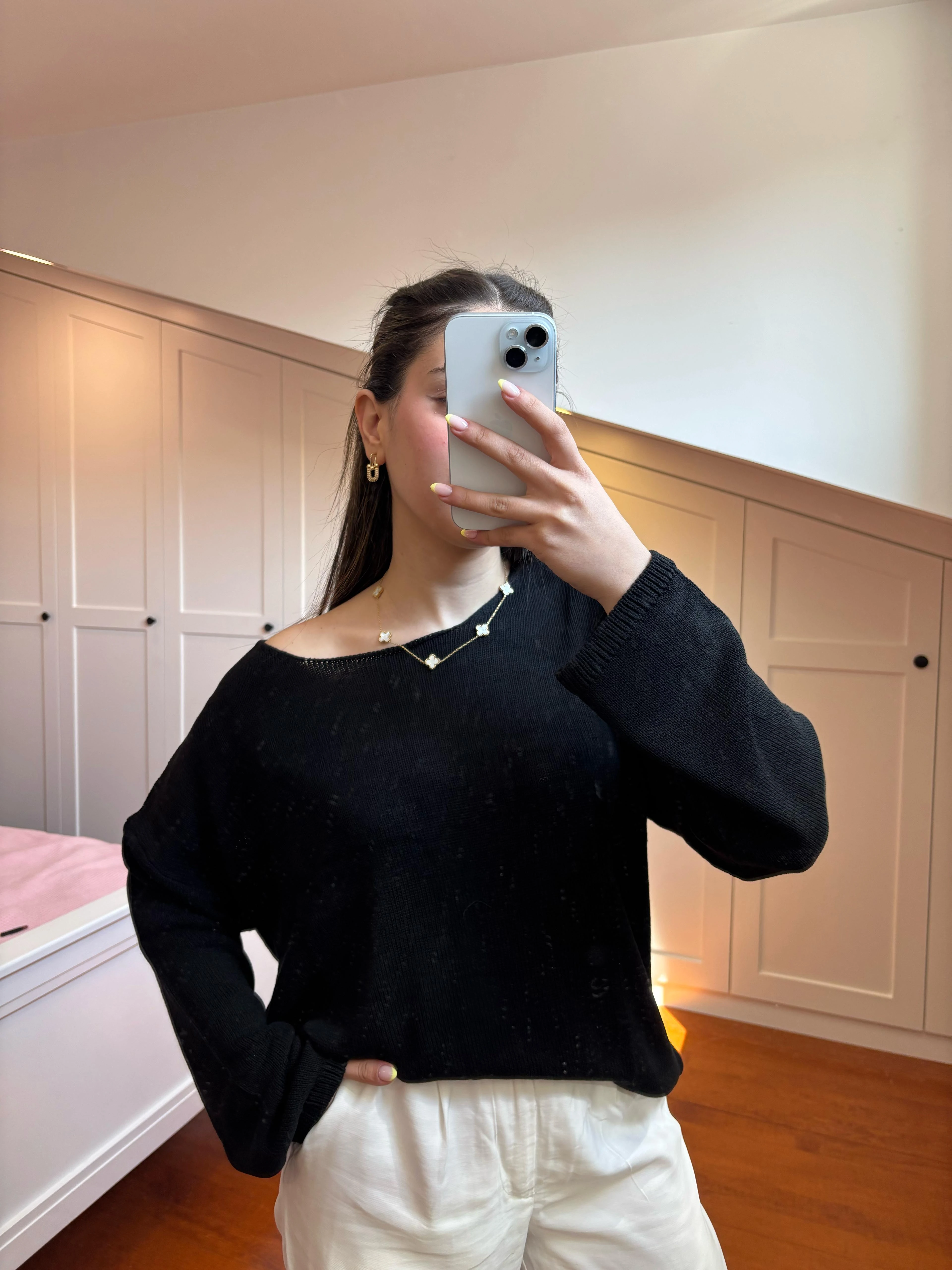 Uzun Kollu Düşük Yaka İnce Triko