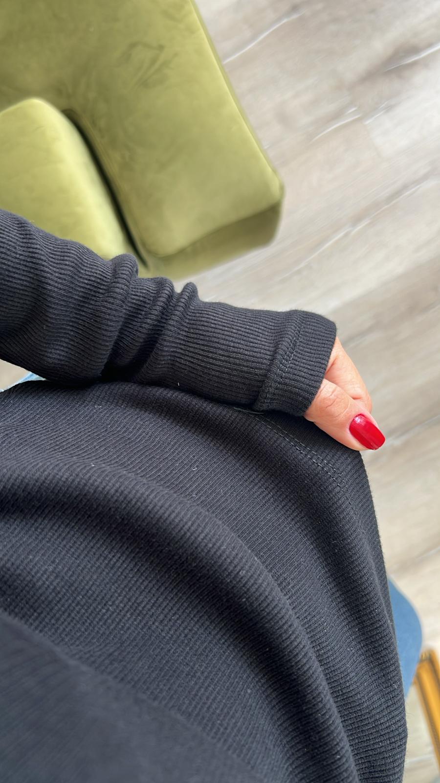 Fermuarlı Polo Yaka Siyah Bluz 