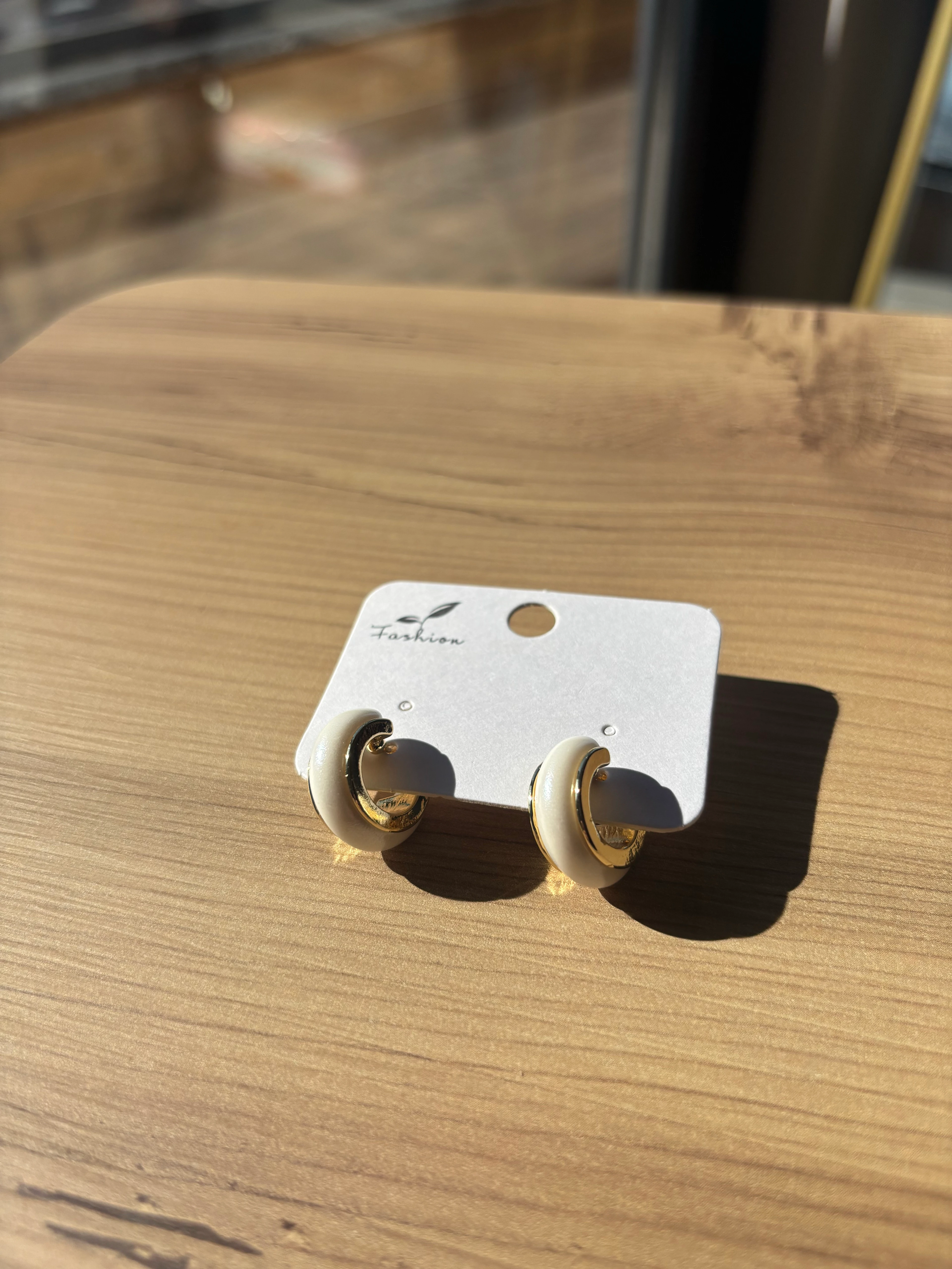 Kalın Beyaz Mini Halka Küpe