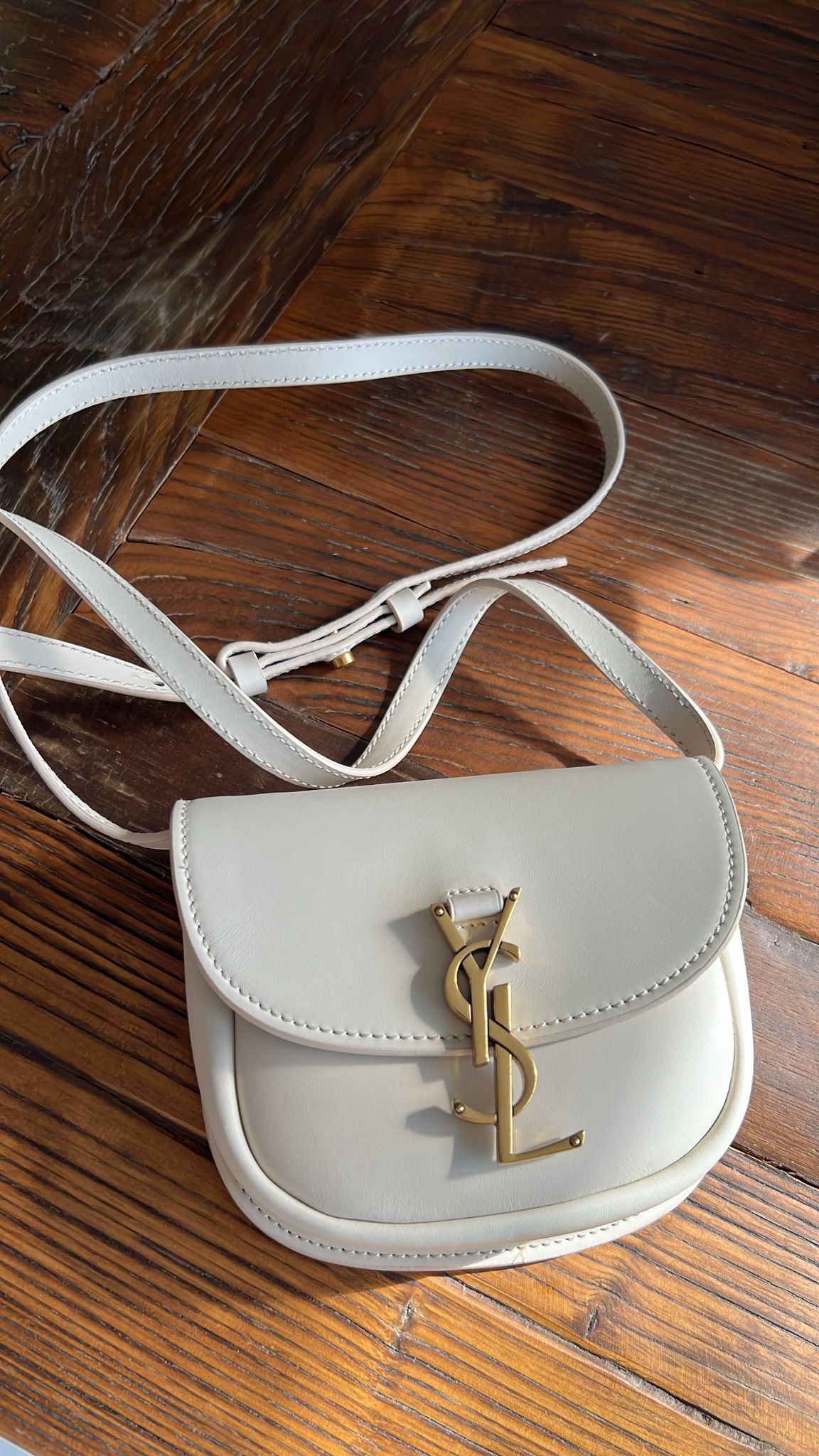 Bronz Logo Detaylı Marka Çanta