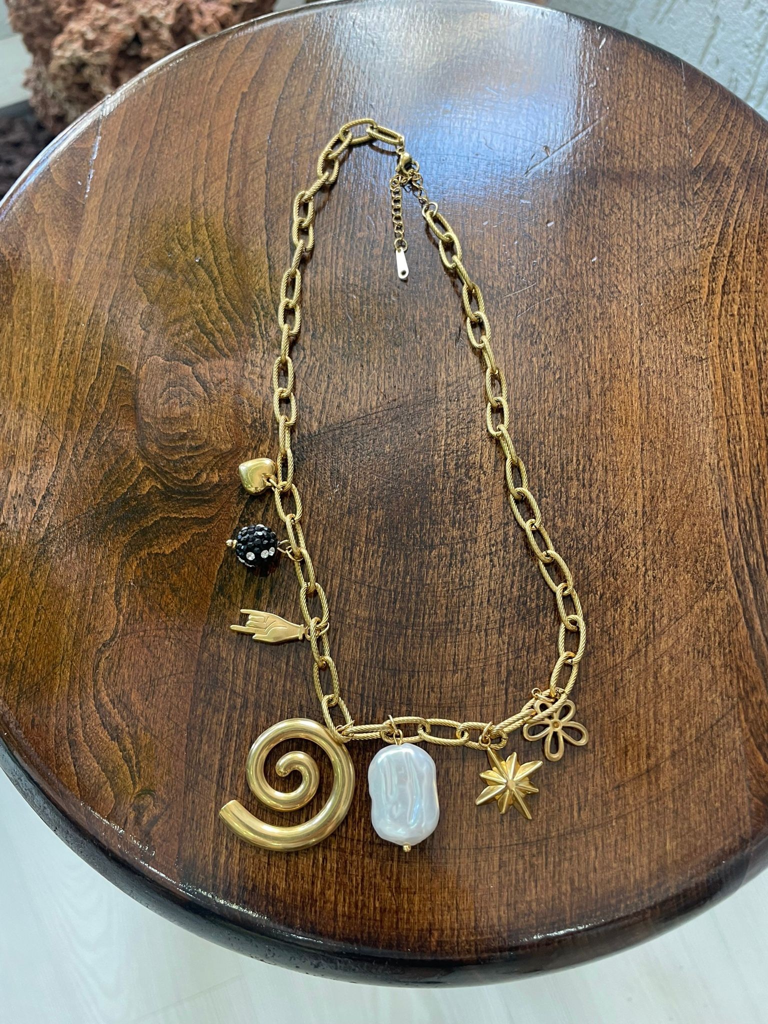 Gold Spiral Charm Kolye 
