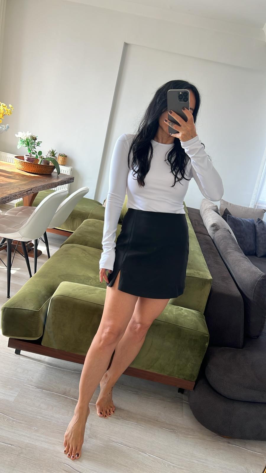 Zr Model Yırtmaçlı Şort Etek