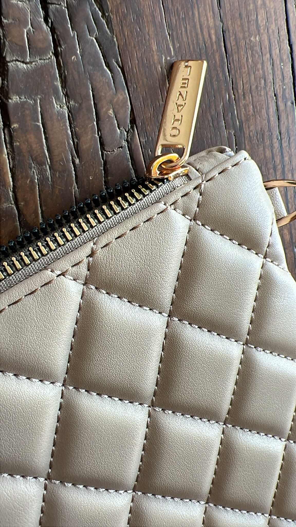 Marka Model Zincir Askılı Clutch 