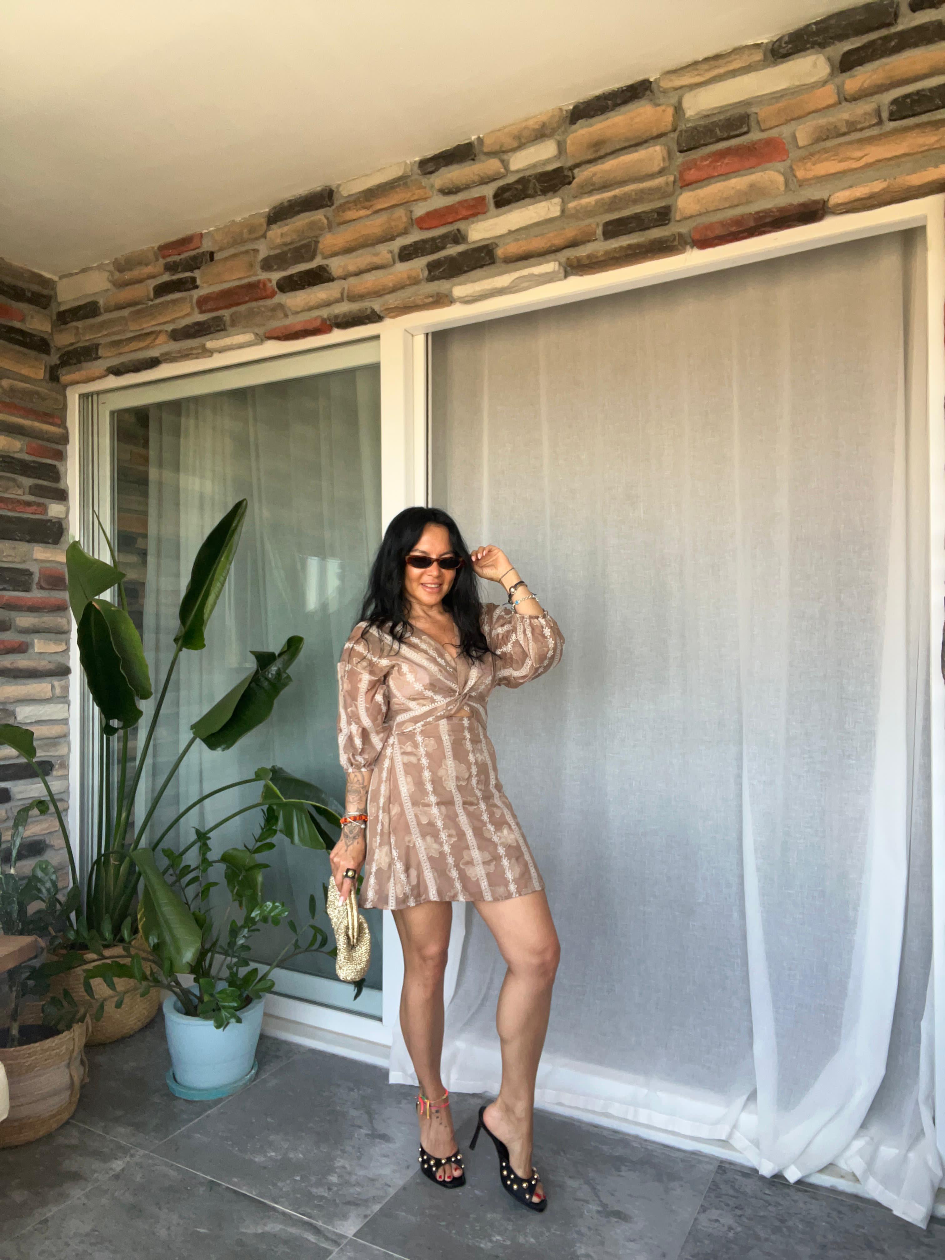 Ön Düğümlü İşlemeli Elbise