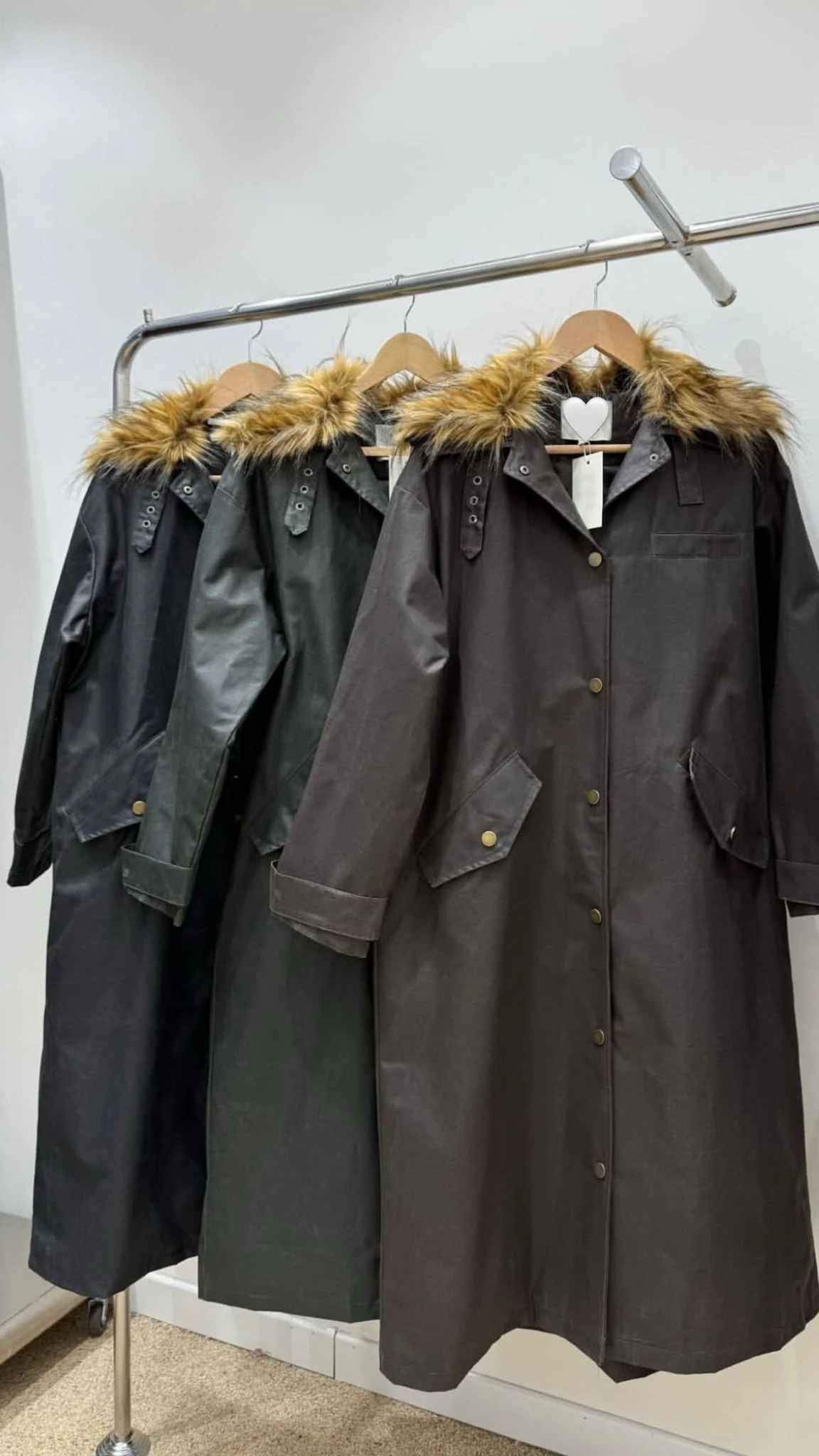 Yağlı Doku Kürk Yaka Eskitme Siyah Uzun Trençkot