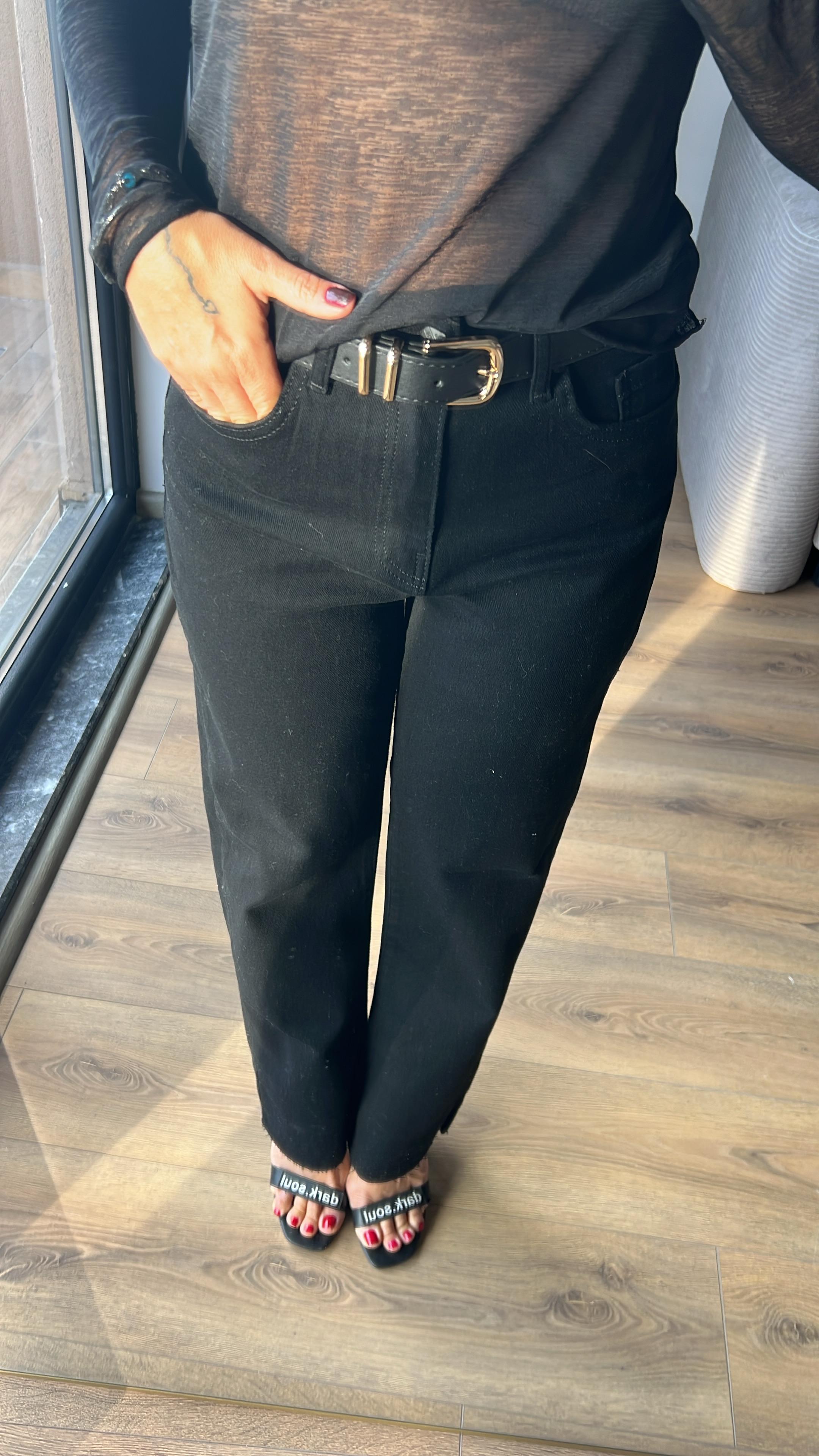 Kesik Paça Kemerli Jean