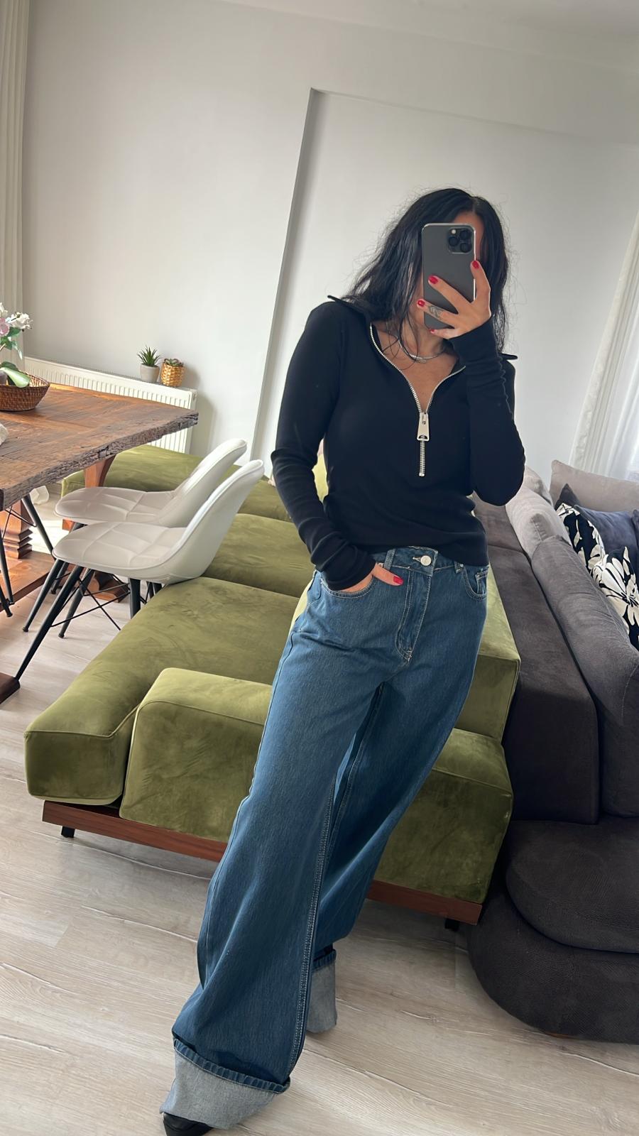 Fermuarlı Polo Yaka Siyah Bluz 