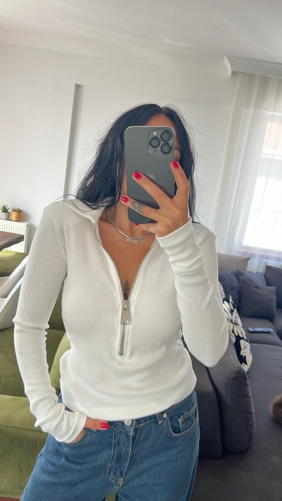 Fermuarlı Polo Yaka Ekru Bluz