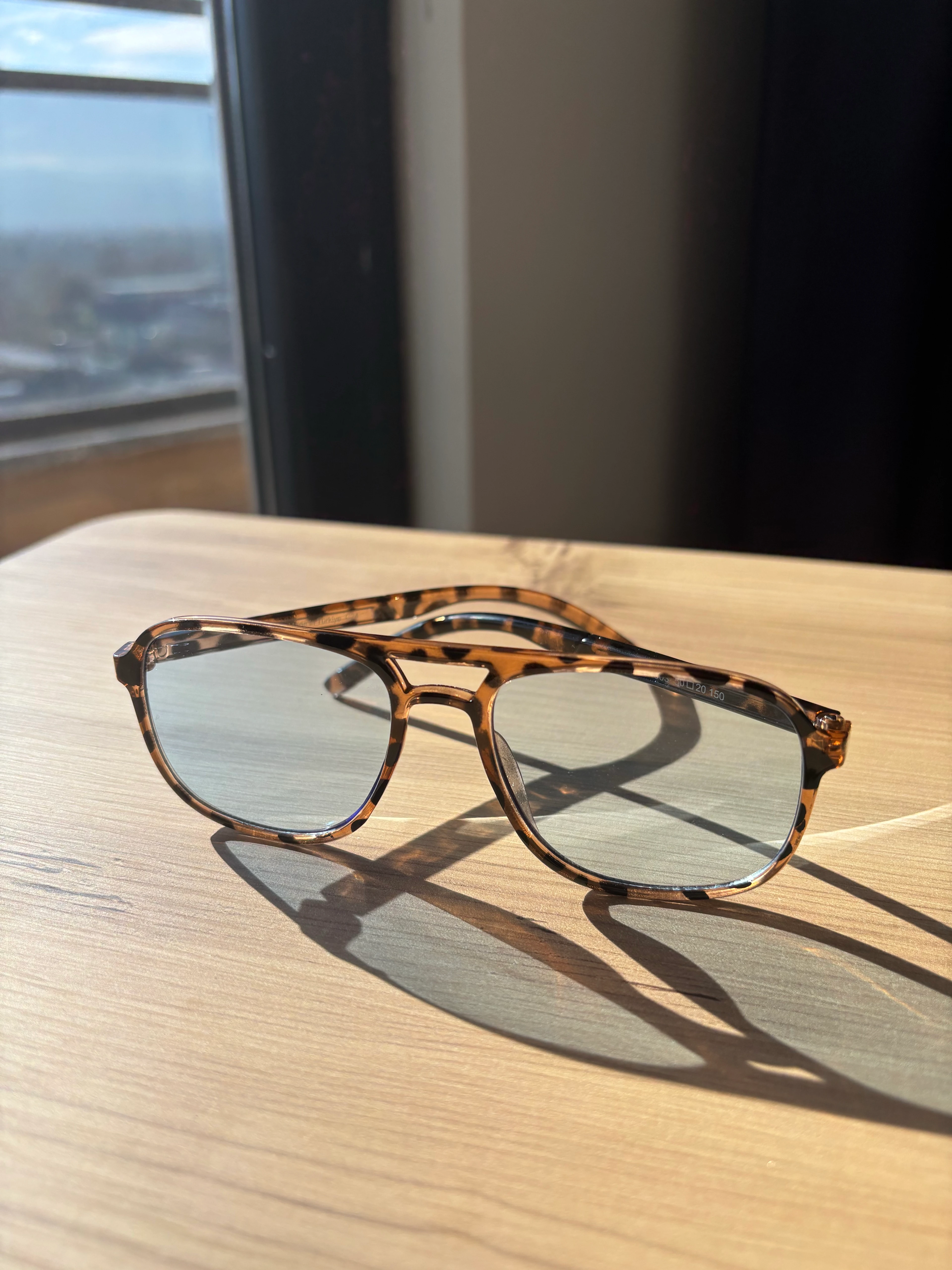 Leopar Çerçeveli Mavi Camlı Retro Gözlük