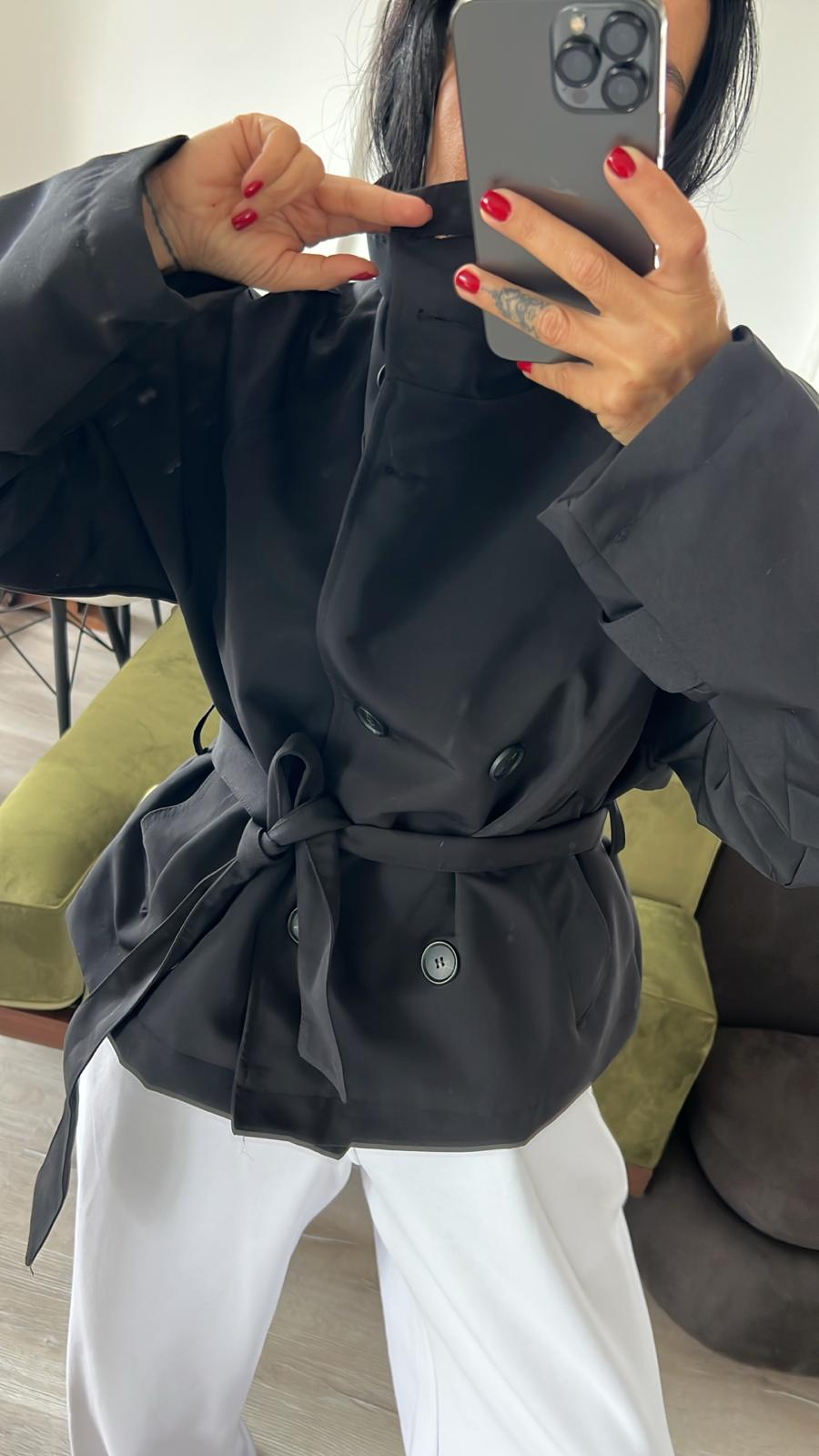 Premium Dik Yaka Kemerli Siyah Trençkot 