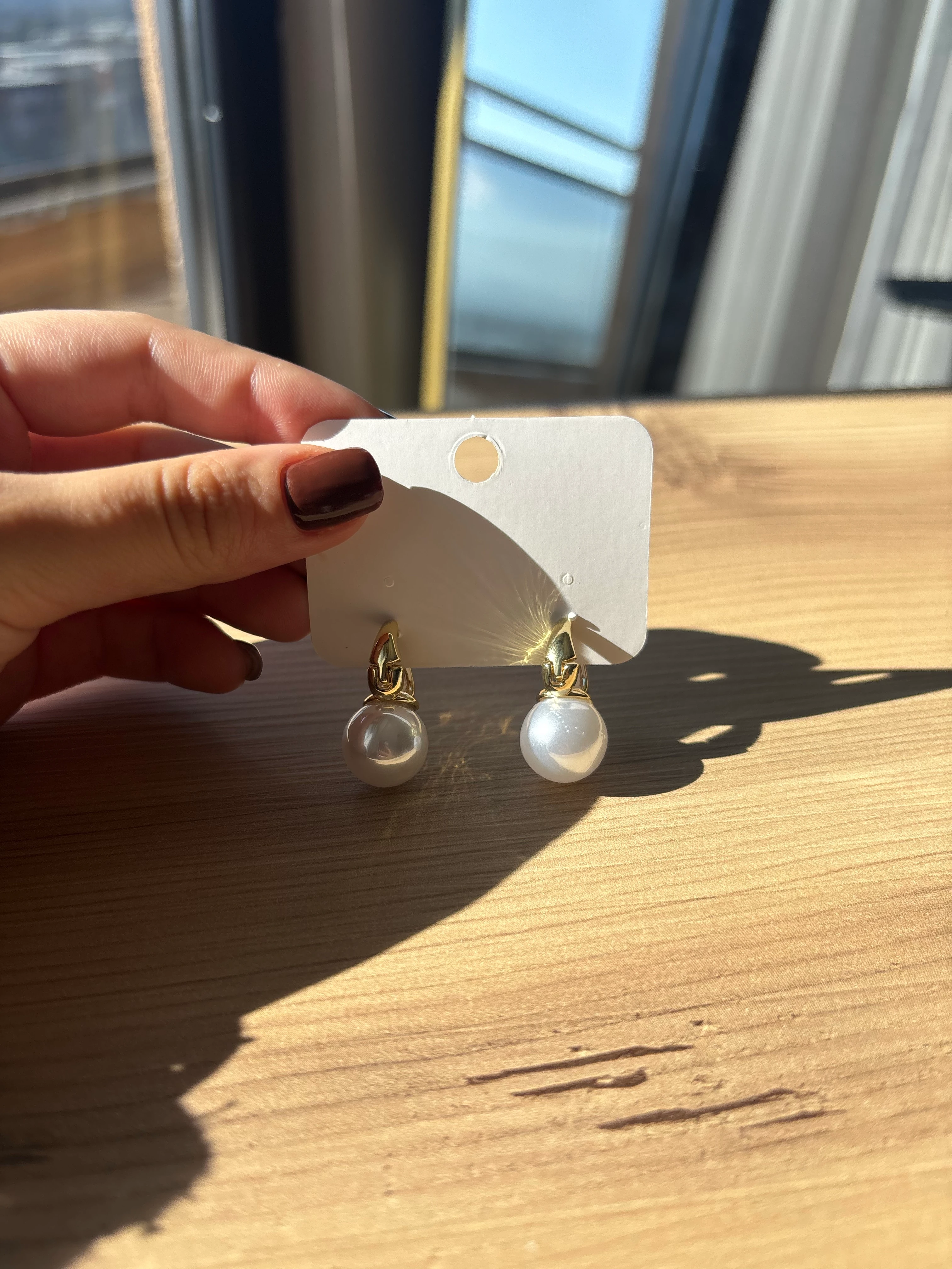 Mini Halka Sallantılı İnci Topu Küpe