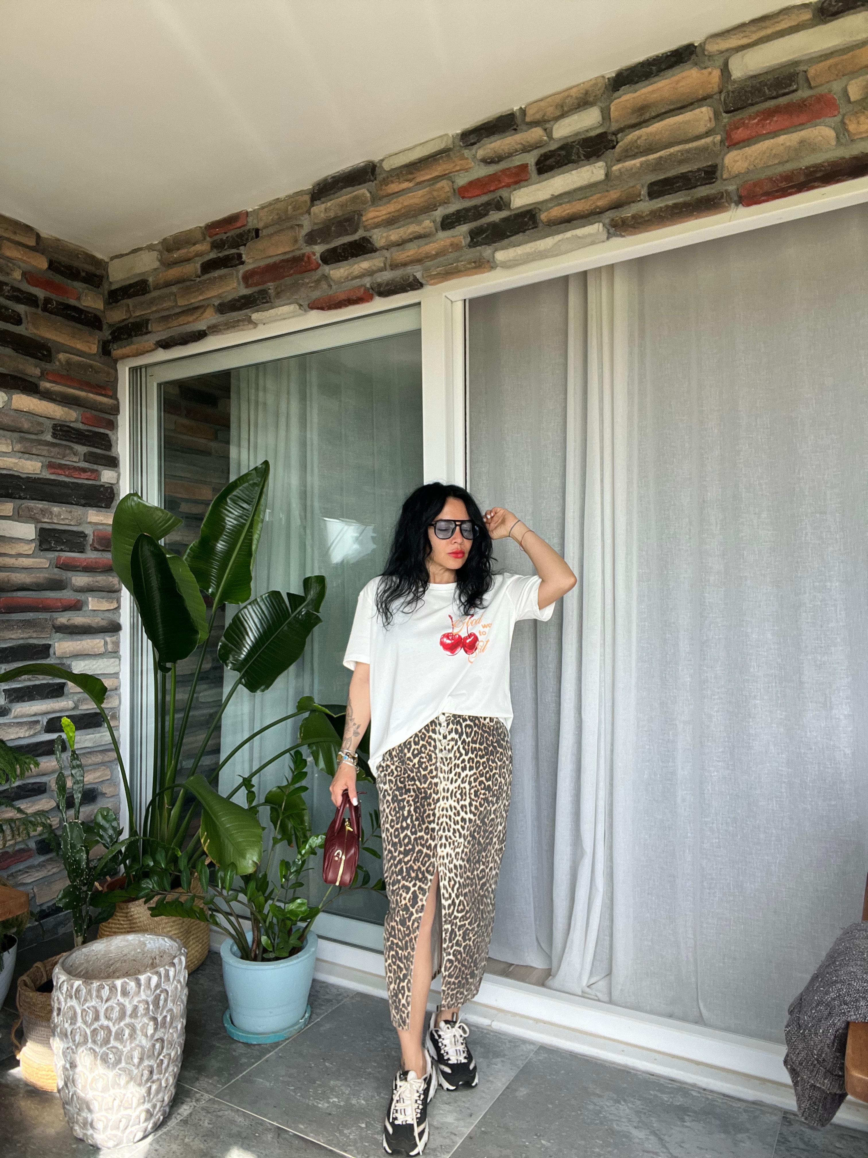 Önü Yırtmaçlı Leopar Denim Etek