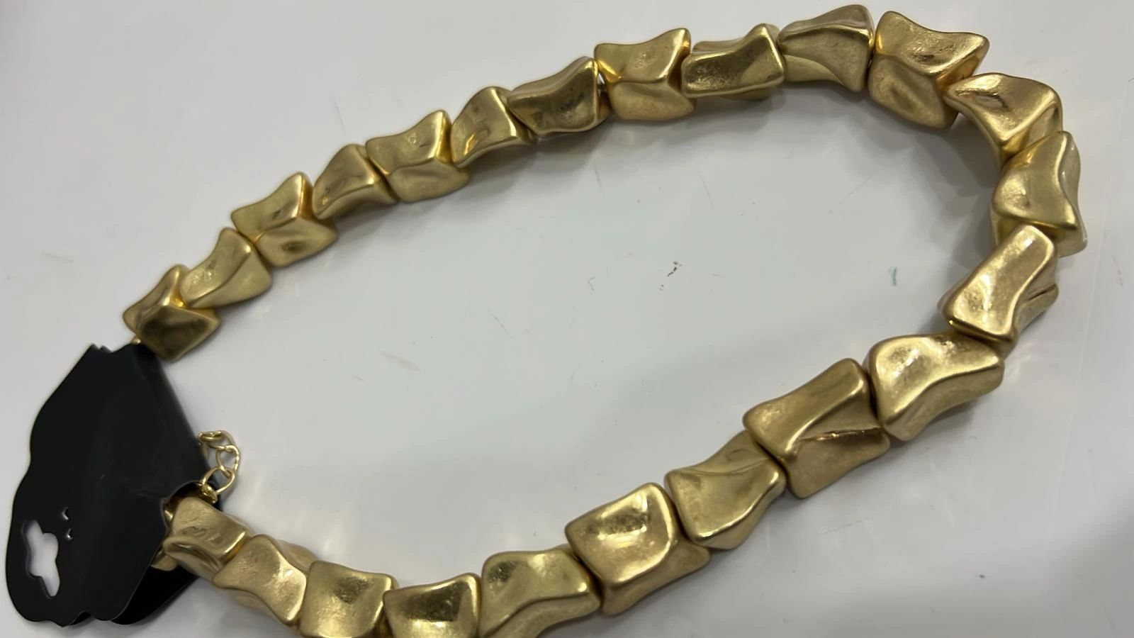 Köşeli Dokulu Gold Kolye 