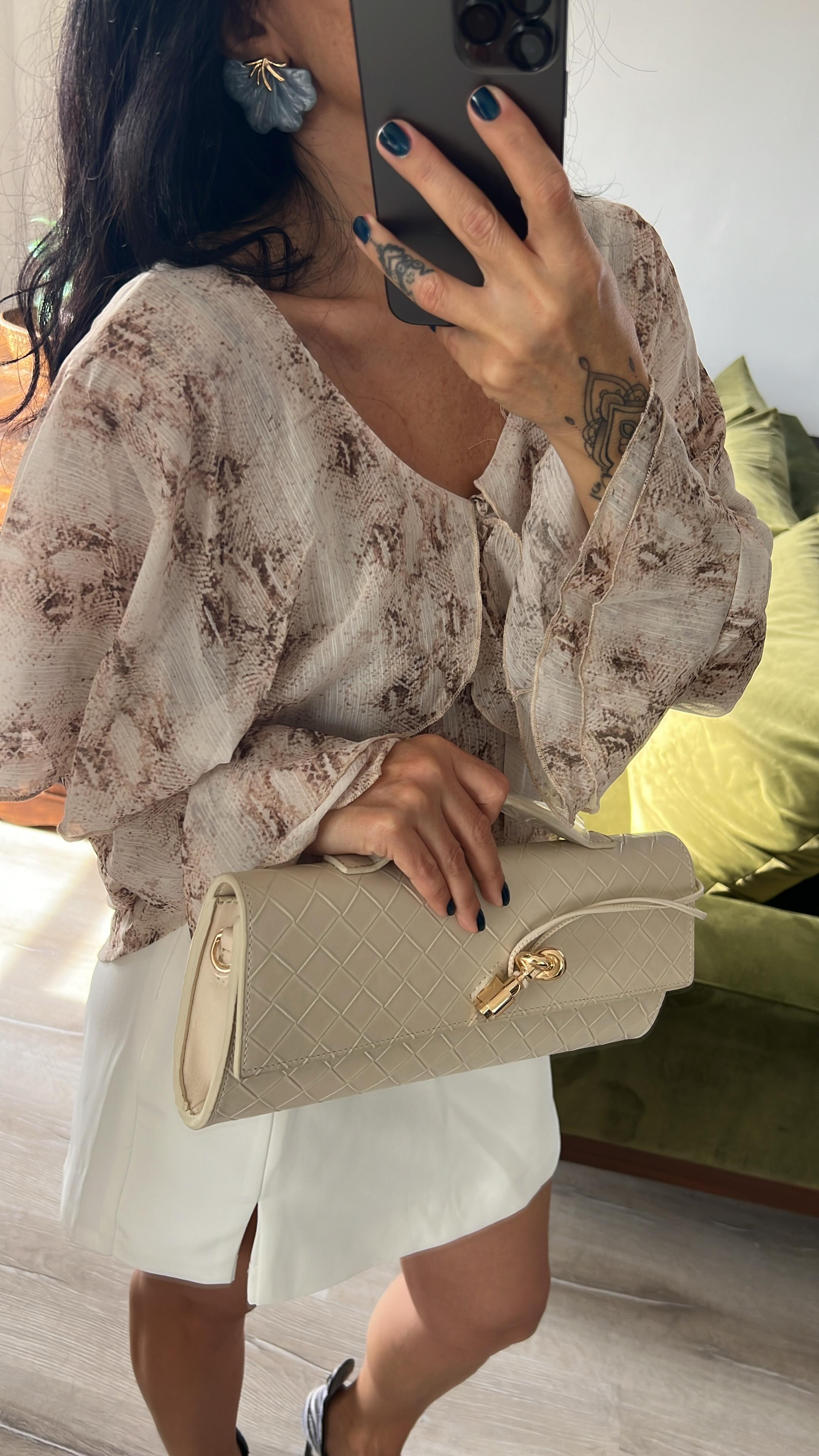 Yılan Desenli Volanlı Bluz