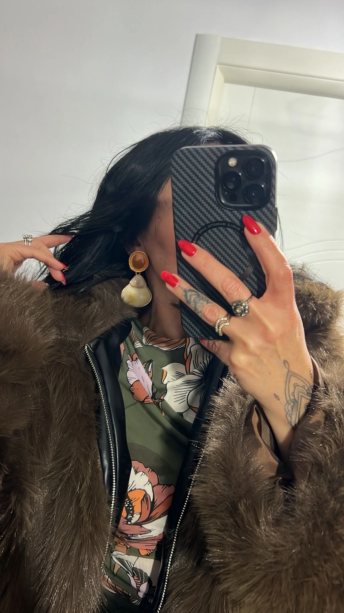 Sallantılı Oval Amber Küpe