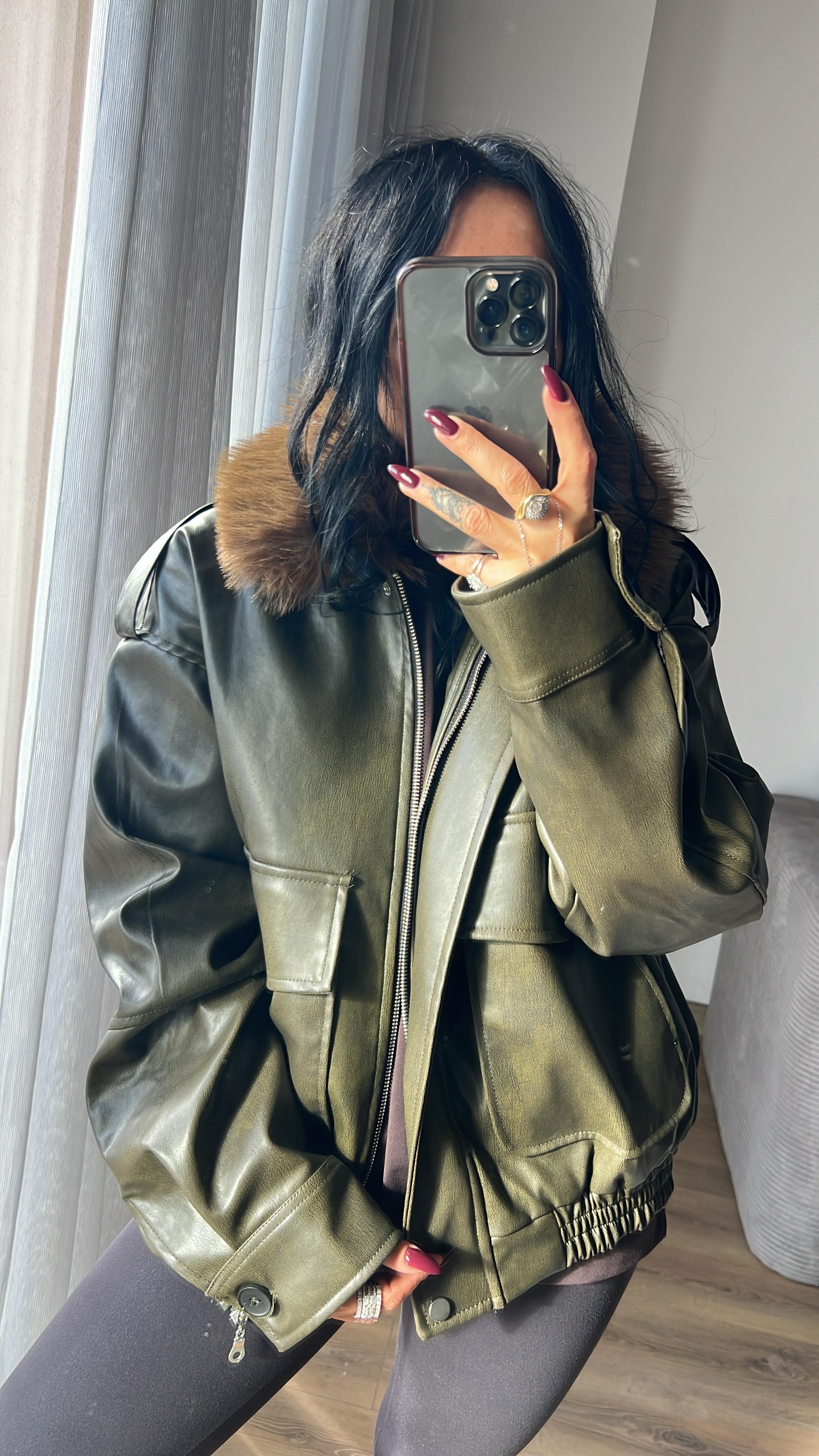 Yakası Kürk Detaylı Haki Deri Ceket