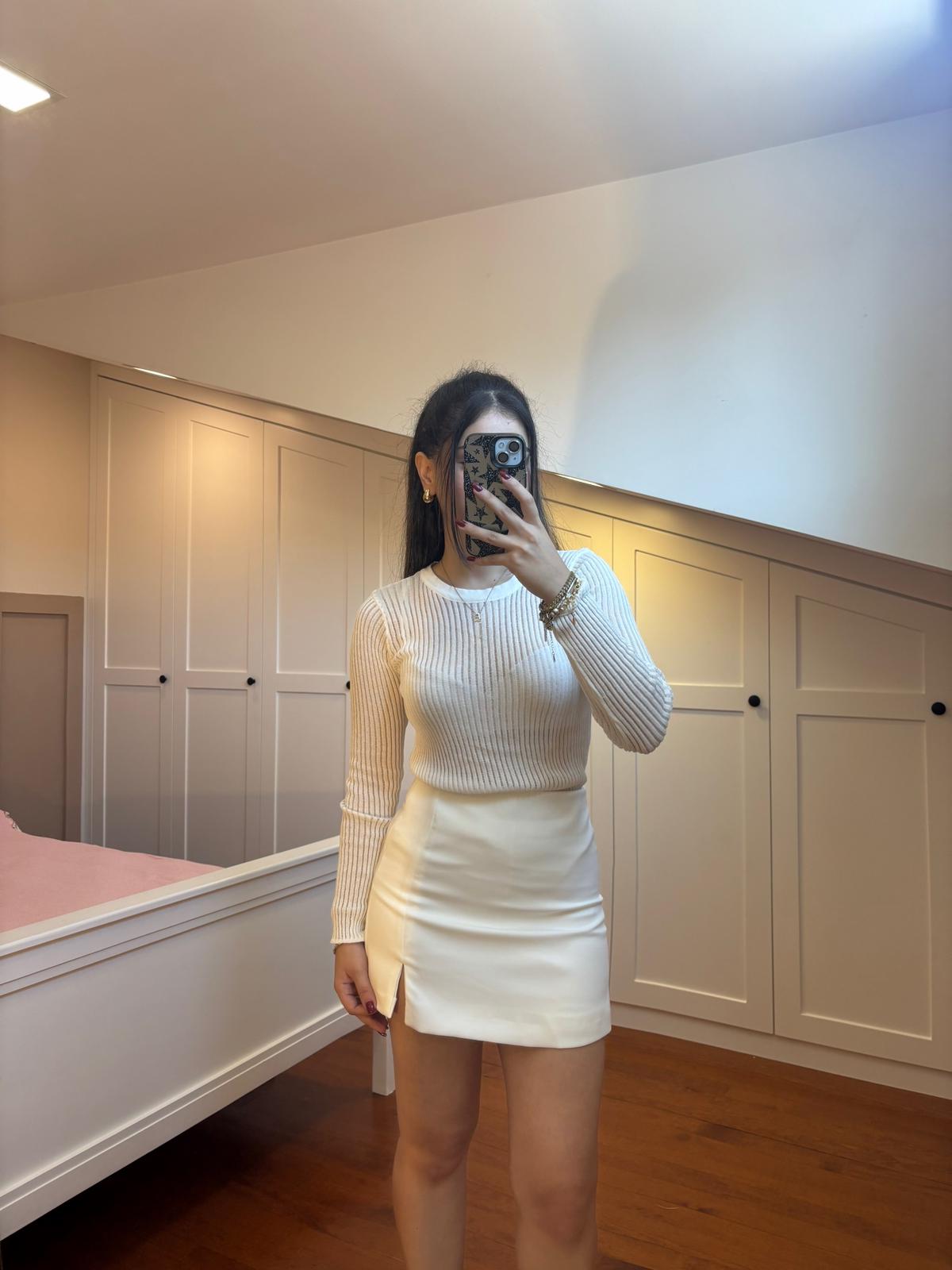 ZR Model Beyaz Yırtmaçlı Şort Etek