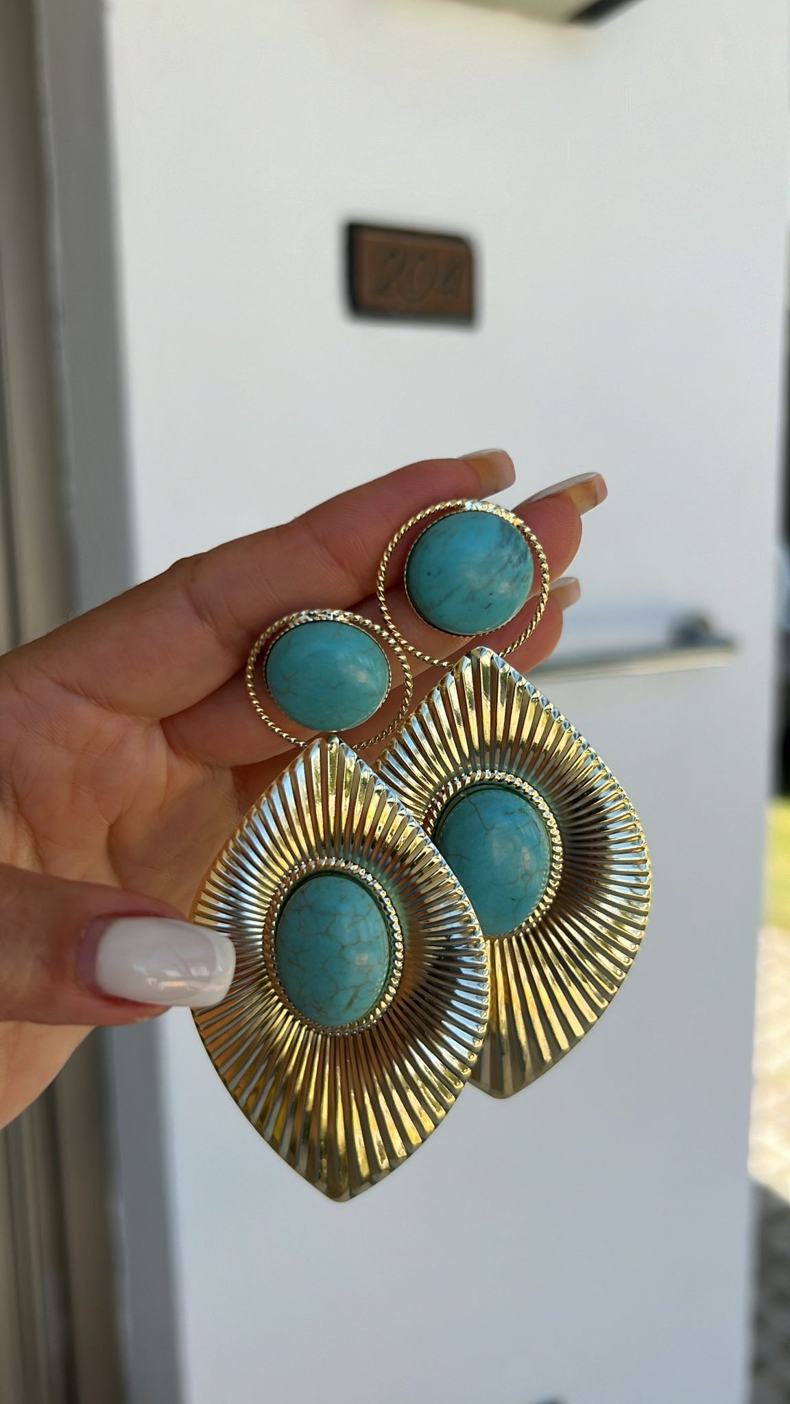 Turkuaz Taşlı Gold Işın Küpe 
