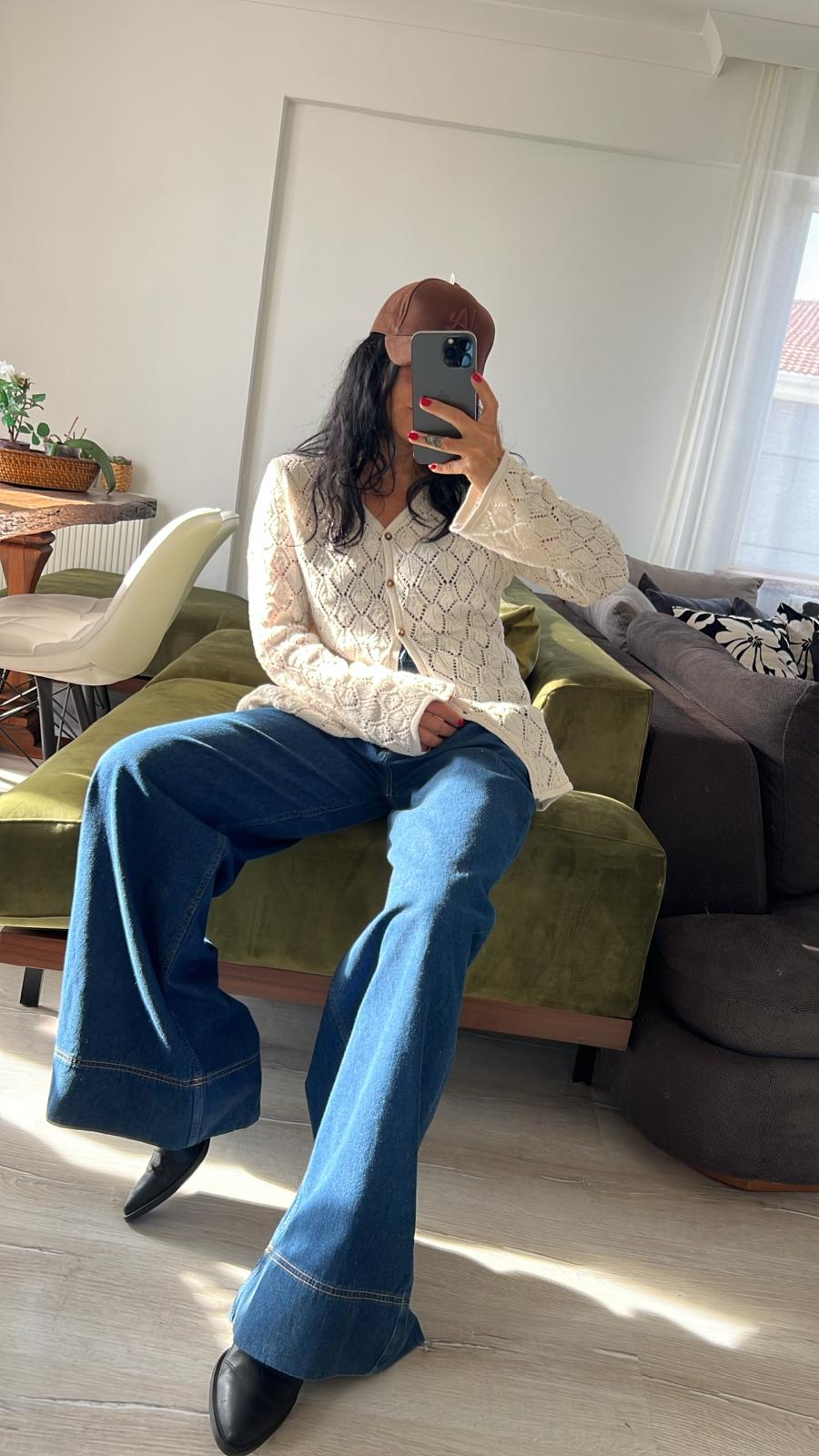 Paçası Geniş Dikimli Pileli Denim Pantolon