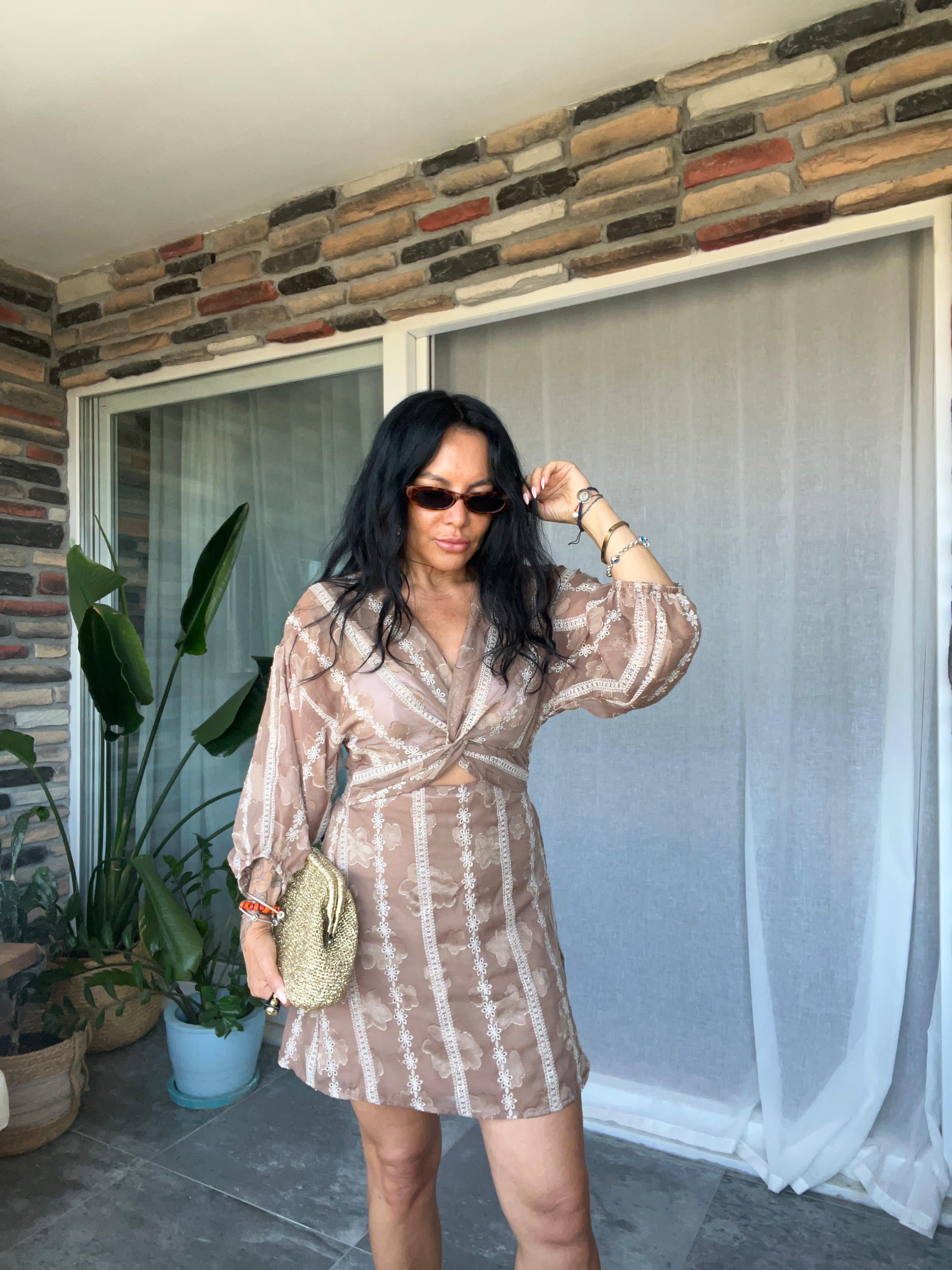 Ön Düğümlü İşlemeli Elbise