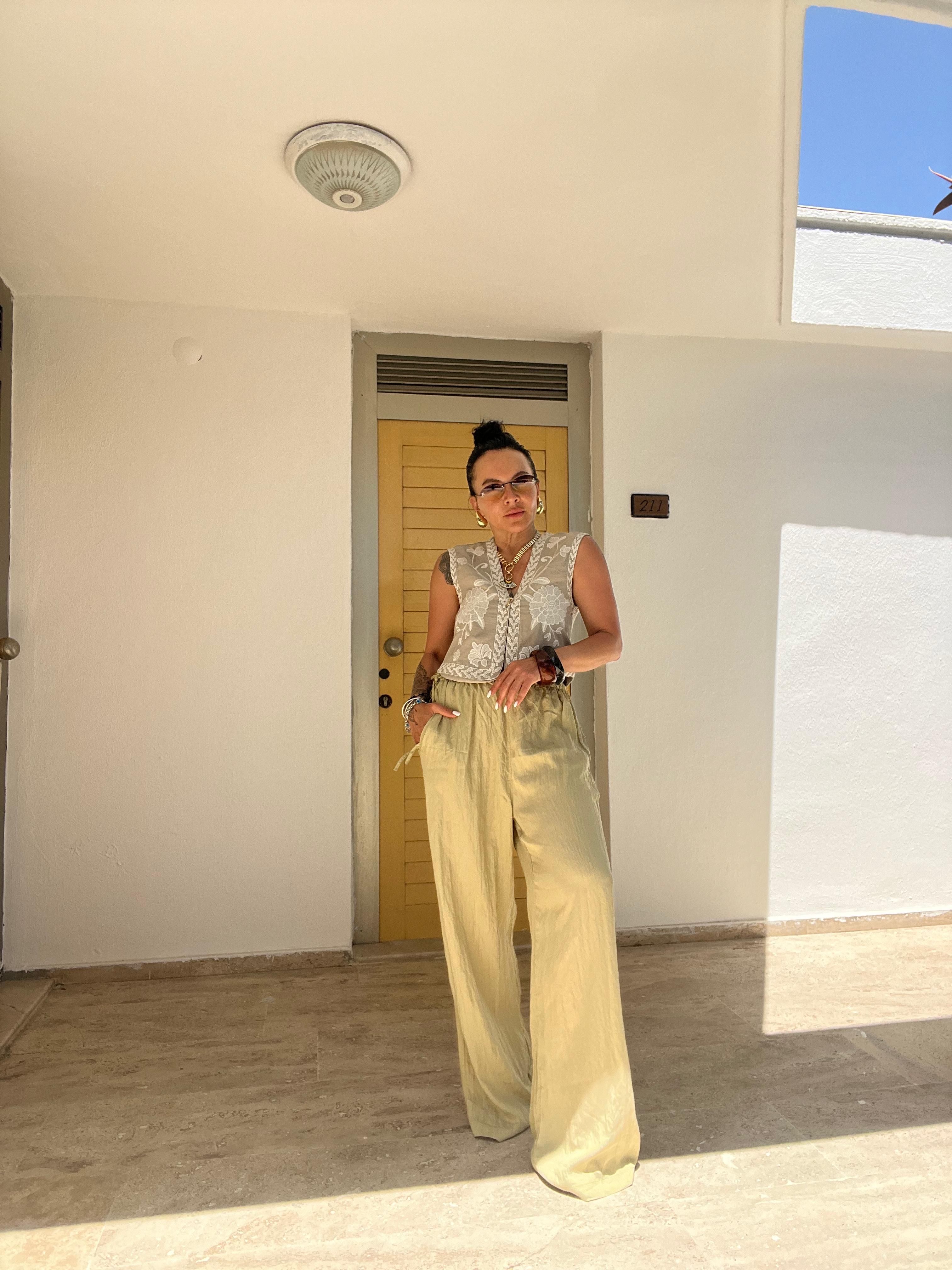İşlemeli Crop Keten Yelek