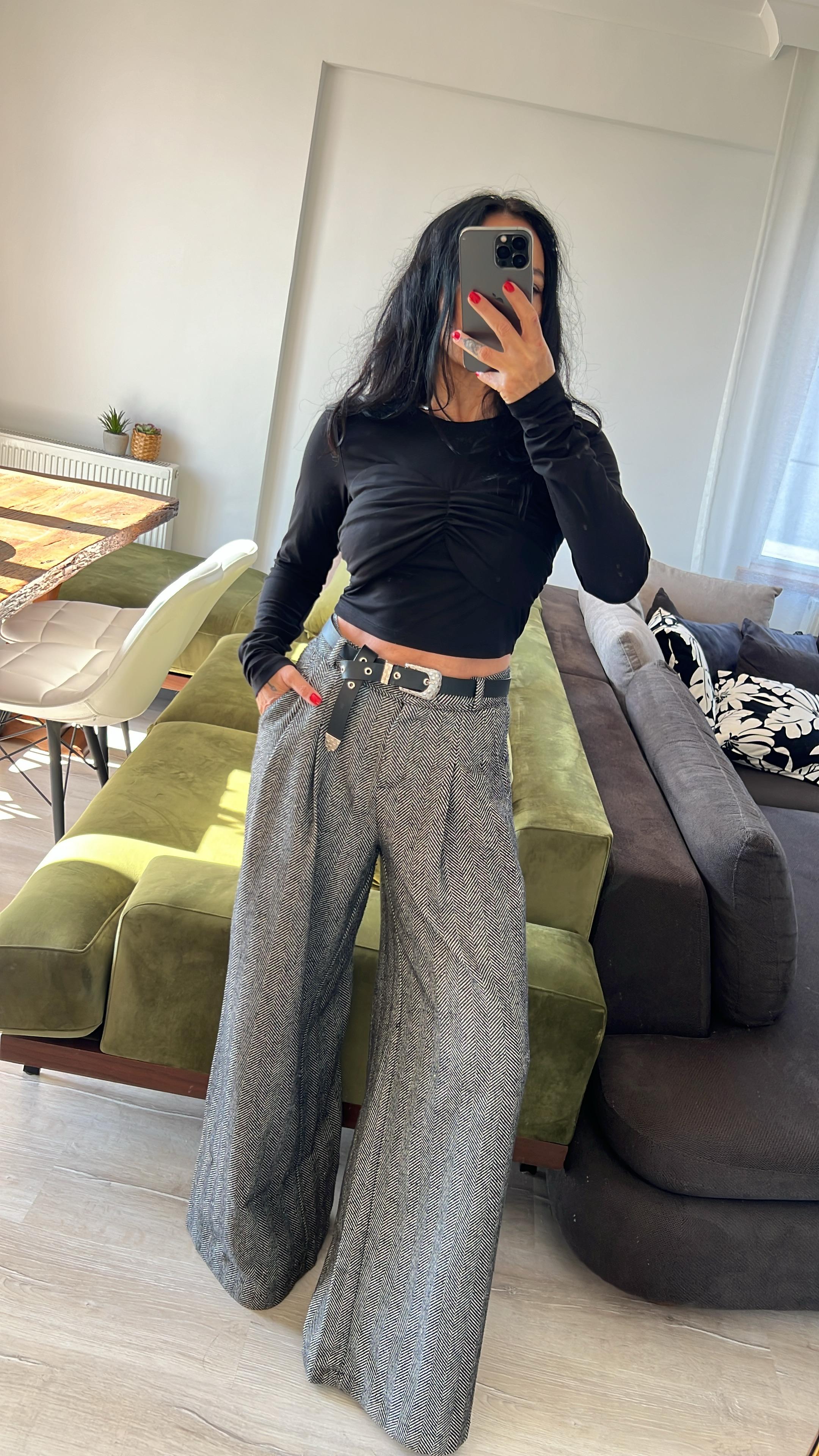 Drape Detaylı Crop Bluz