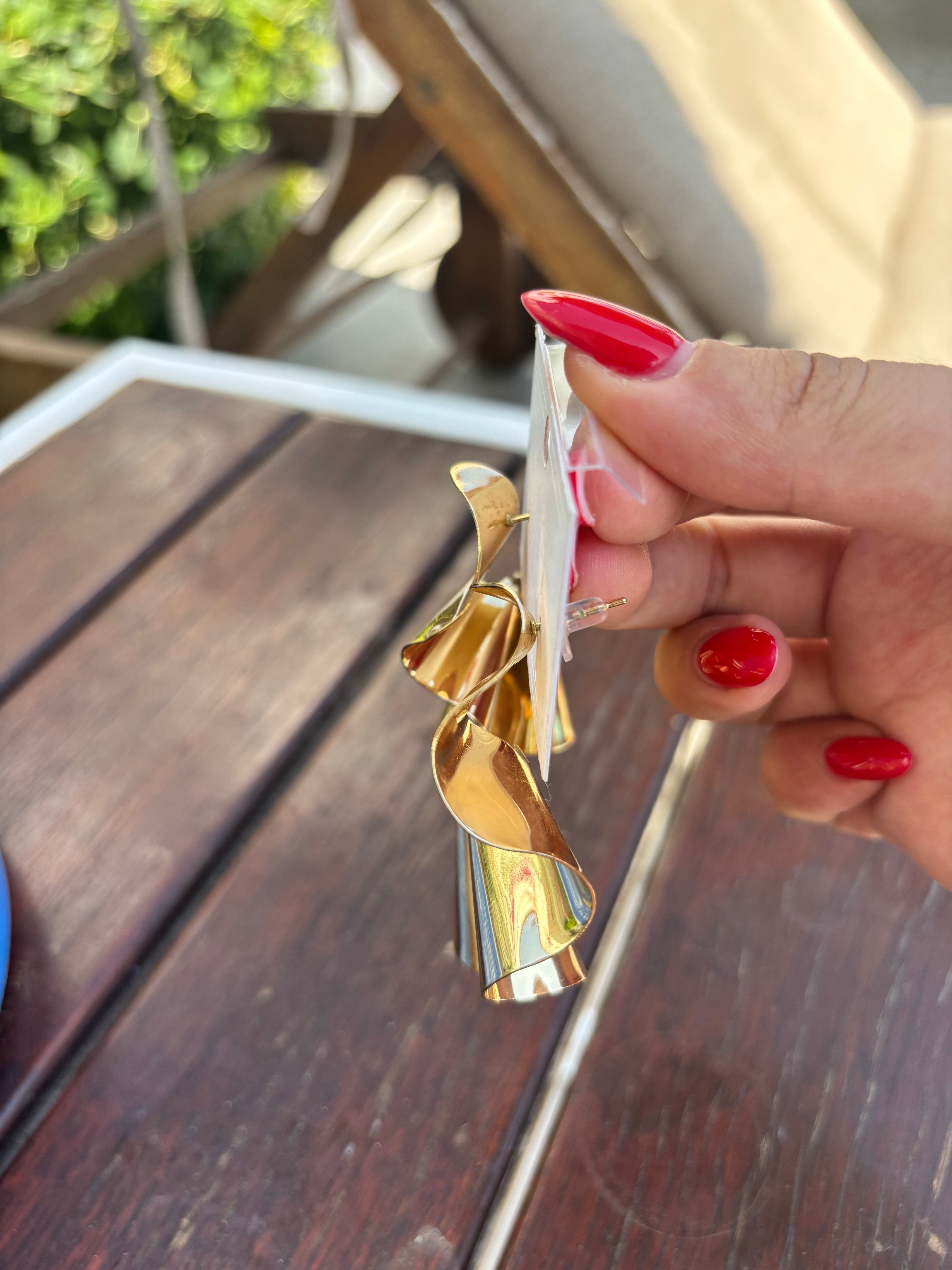 Dalgalı Gold Küpe